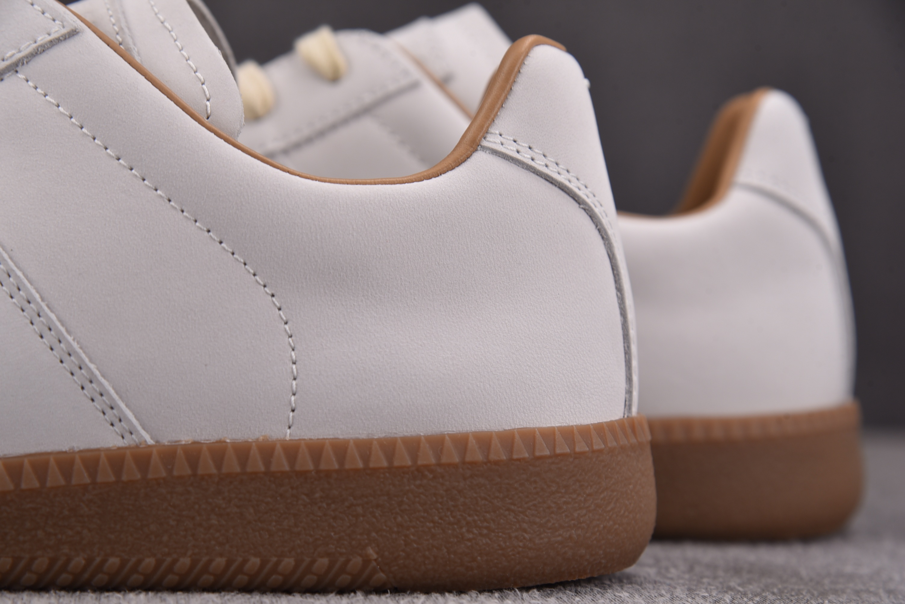Maison Margiela Replica 米白39-45