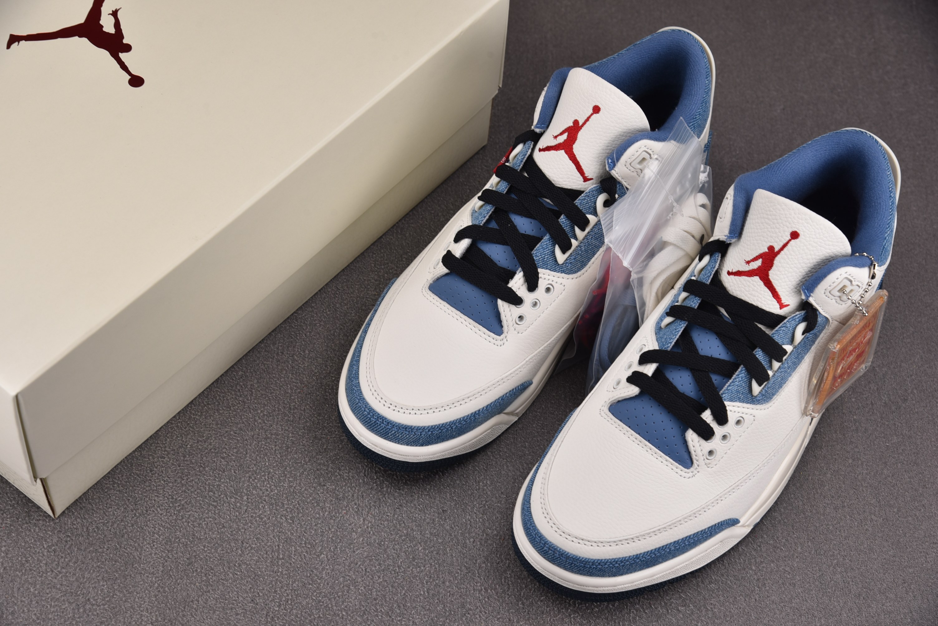 Air Jordan 3 Retro x Levi's All-Star 白蓝牛仔 IR0912-400