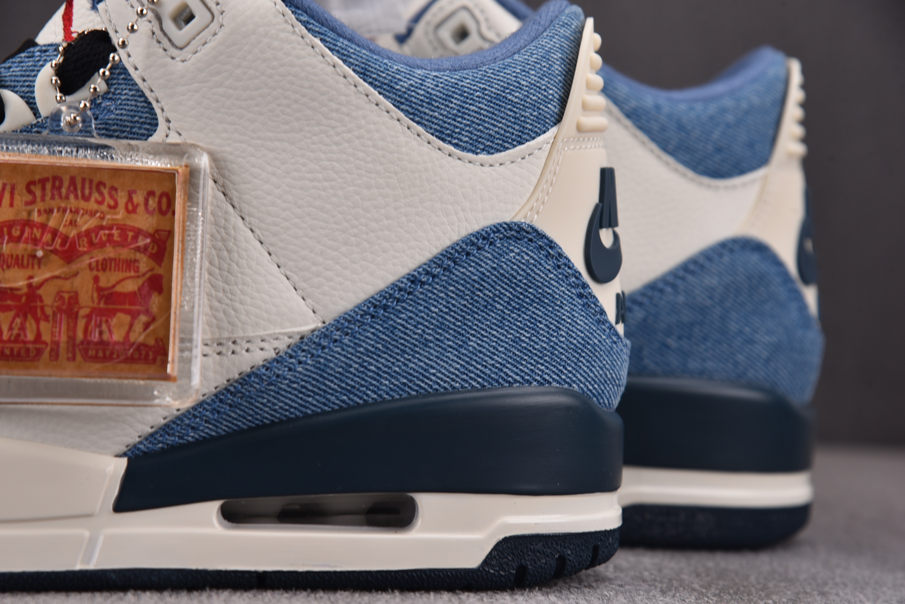 Air Jordan 3 Retro x Levi's All-Star 白蓝牛仔 IR0912-400