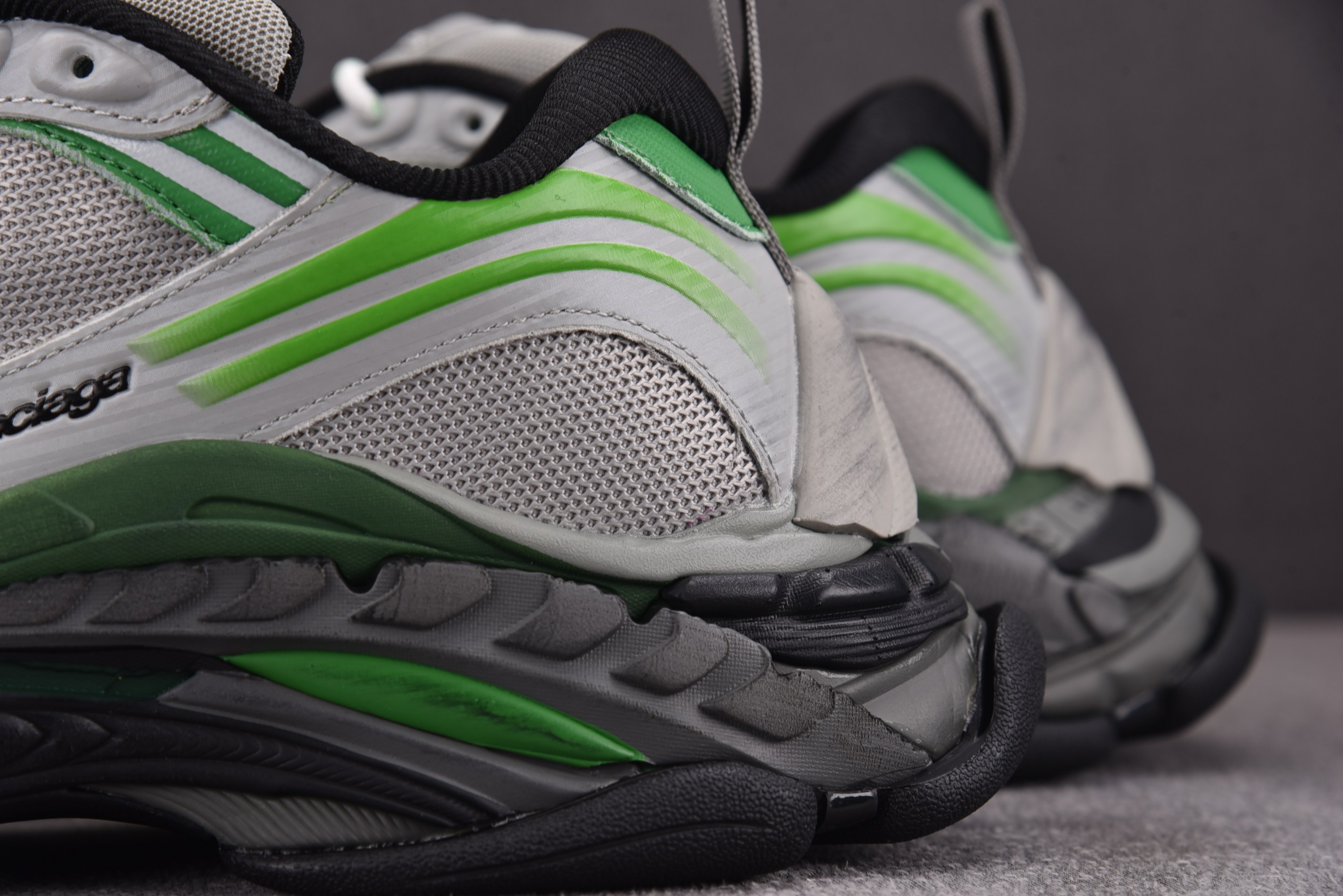 Balenciaga Triple S 2 灰绿 #YZ018-535-46