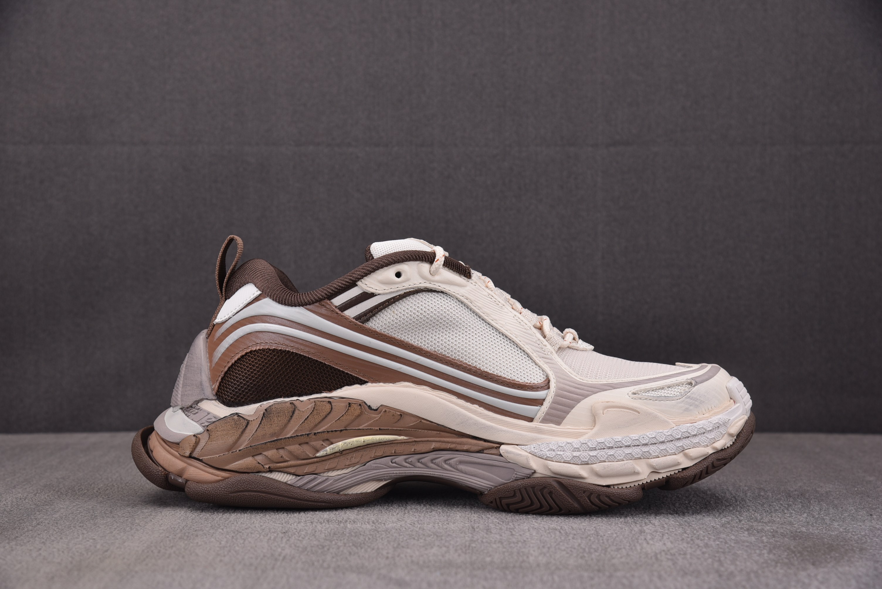 Balenciaga Triple S 2 米棕 #YZ018-535-46