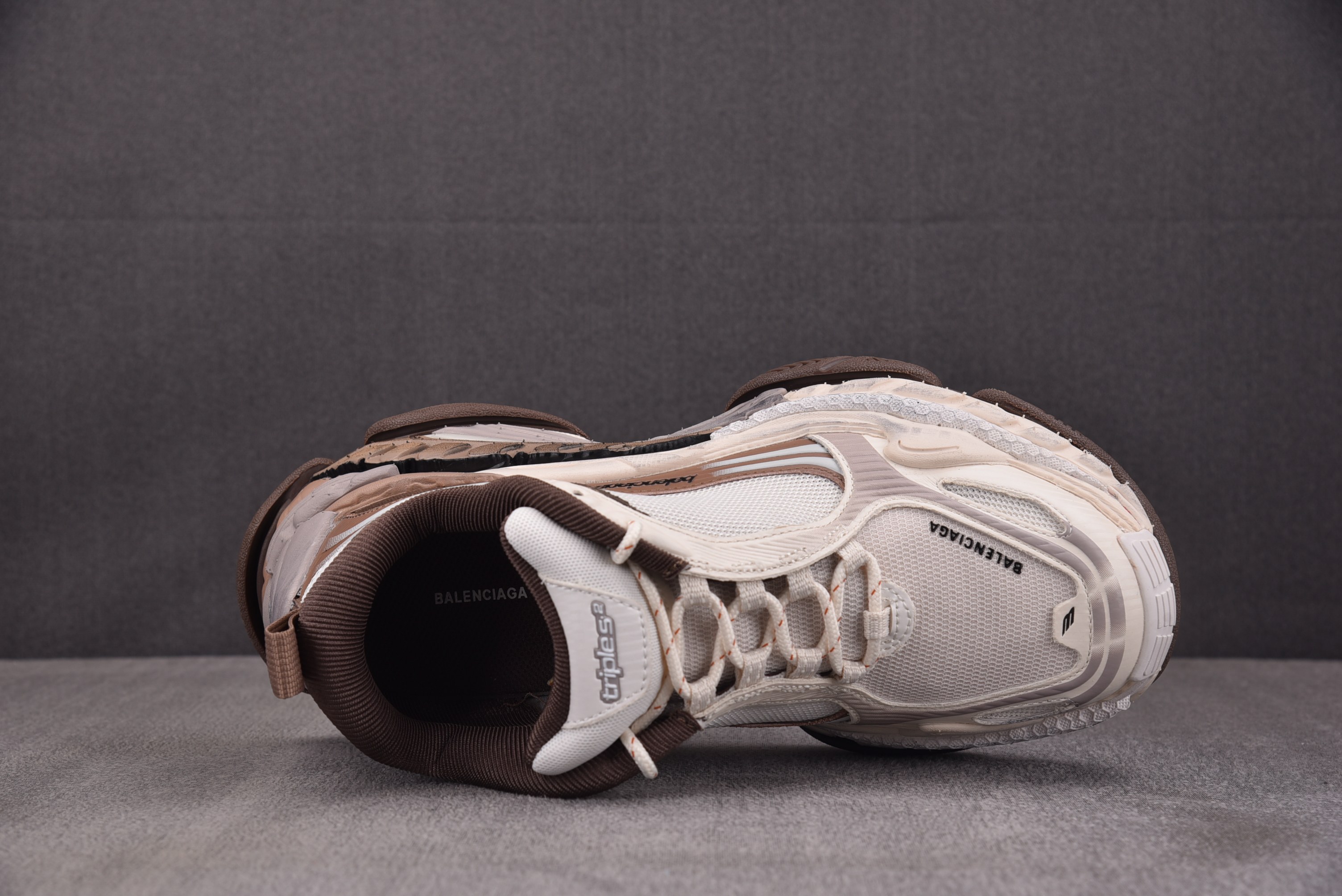Balenciaga Triple S 2 米棕 #YZ018-535-46
