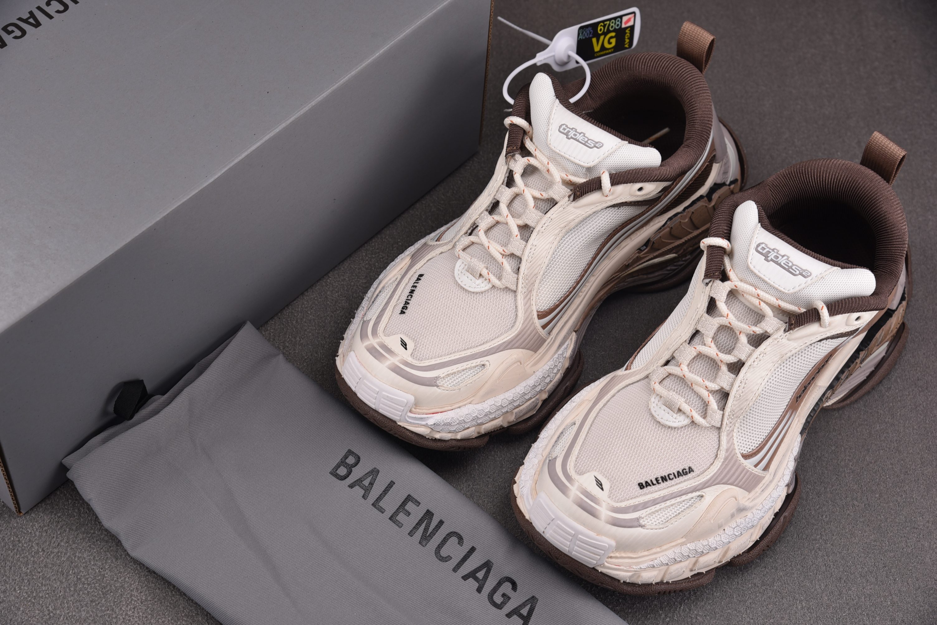 Balenciaga Triple S 2 米棕 #YZ018-535-46