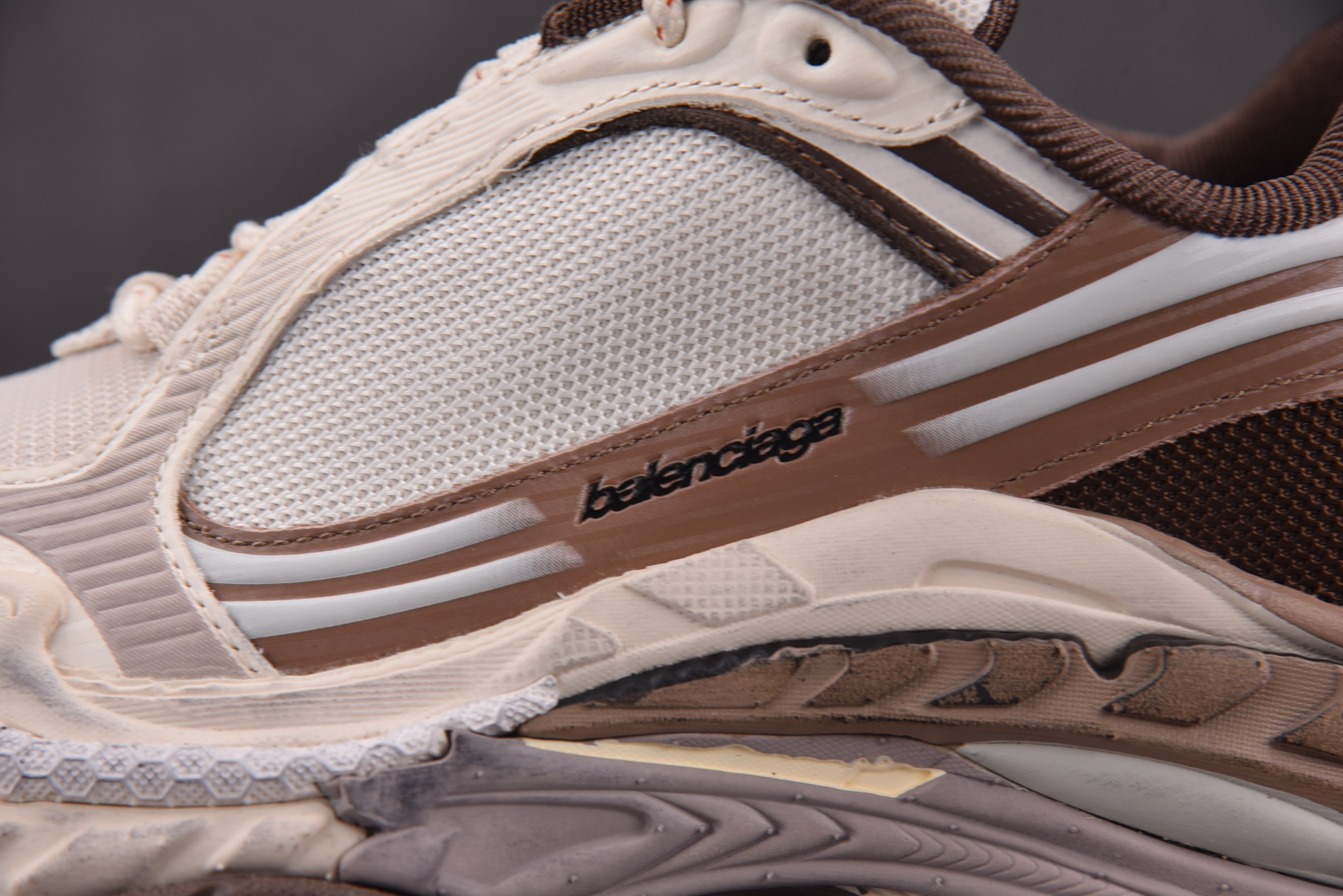 Balenciaga Triple S 2 米棕 #YZ018-535-46