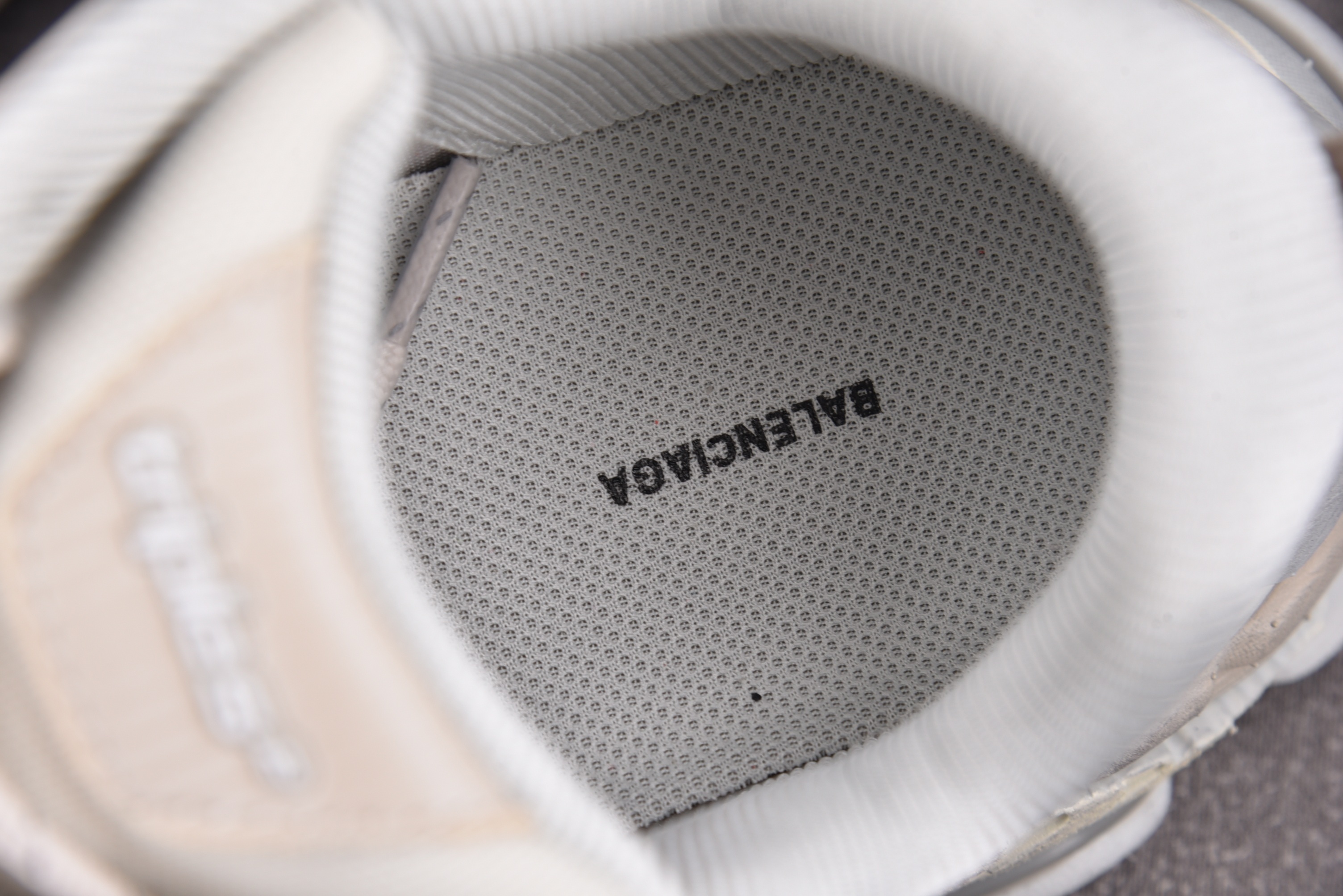 Balenciaga Triple S 2 米色 #YZ018-535-46