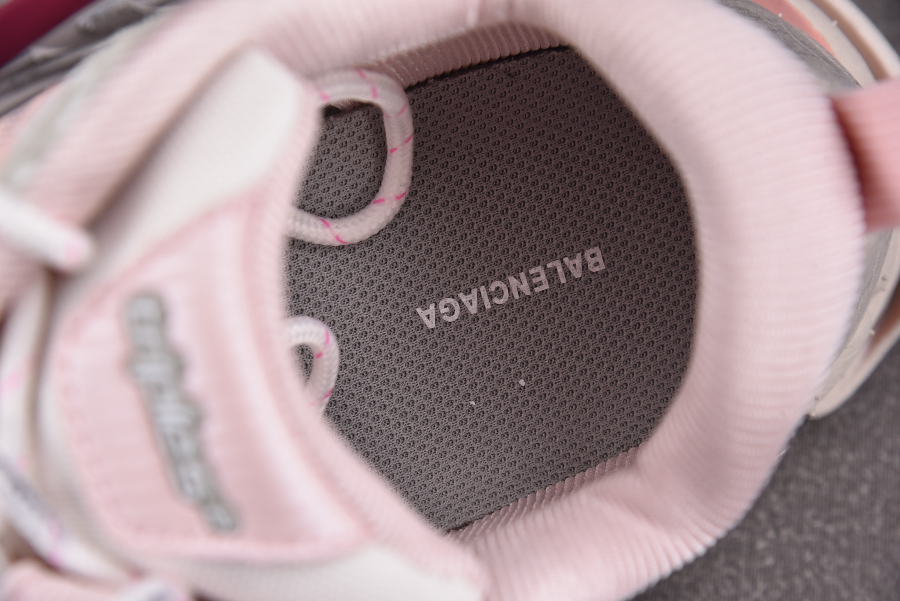 Balenciaga Triple S 2 粉色 #YZ018-535-46