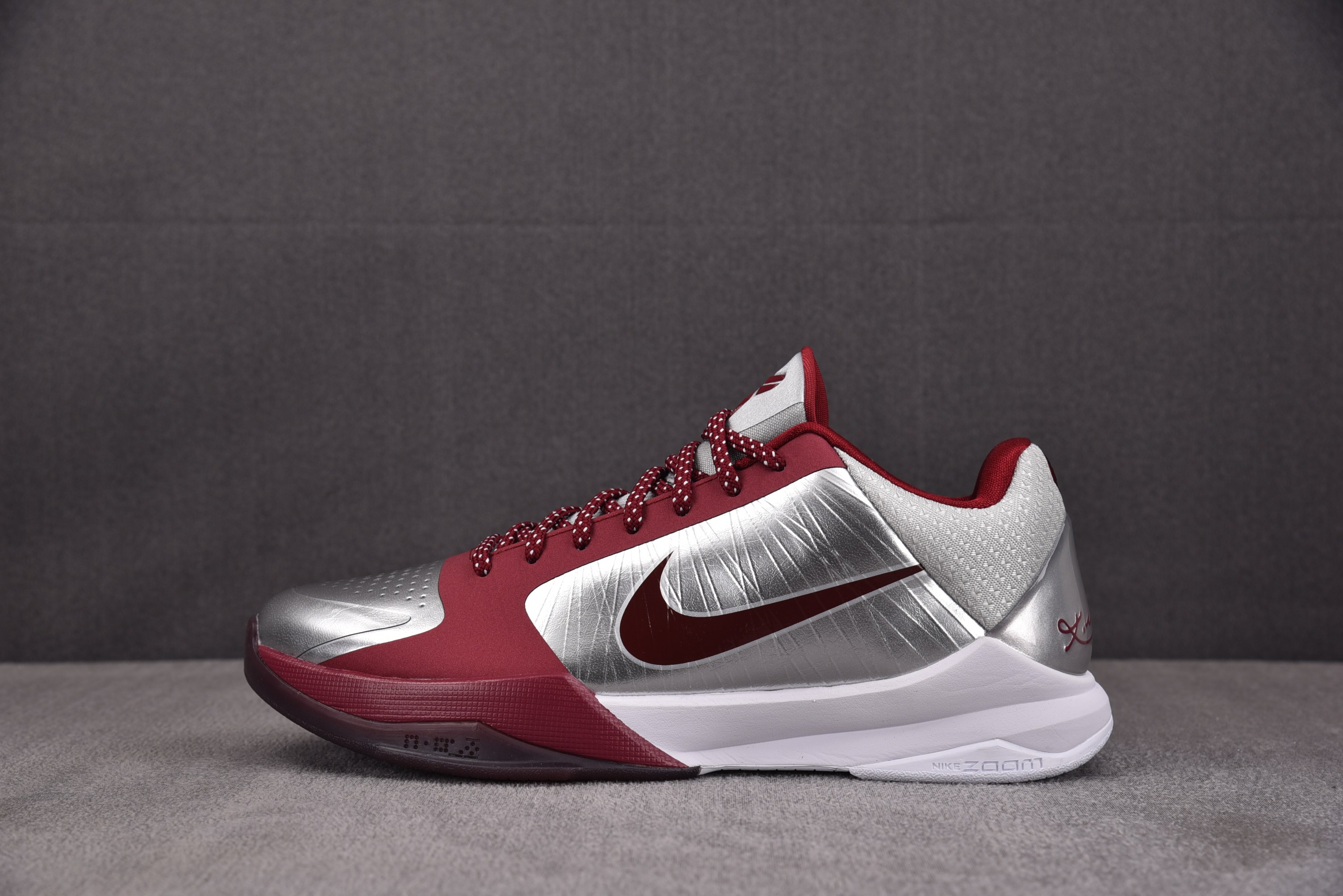 NK Kobe 5 Protro Lower Merion Aces Away 银红 IM0557-00