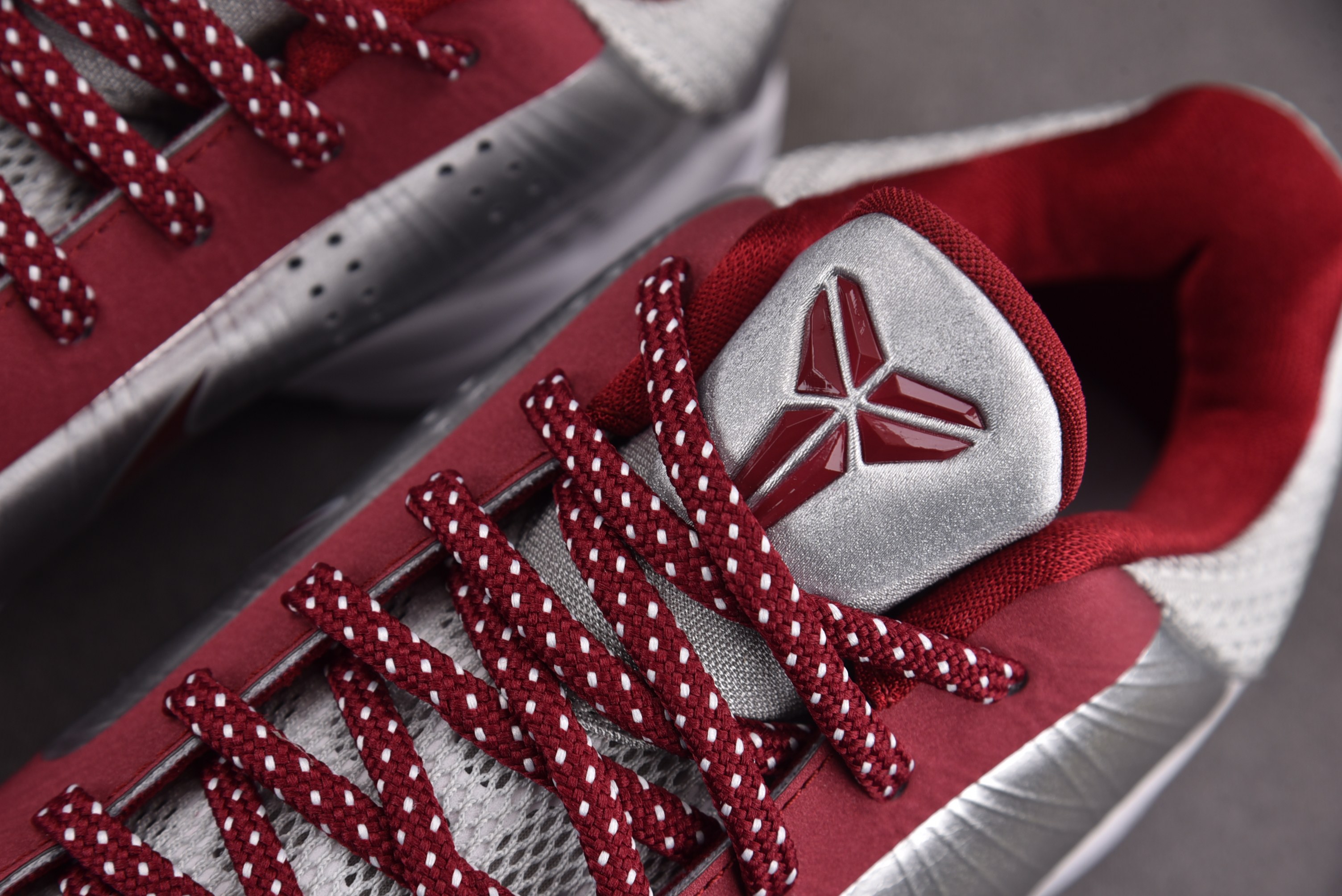 NK Kobe 5 Protro Lower Merion Aces Away 银红 IM0557-00