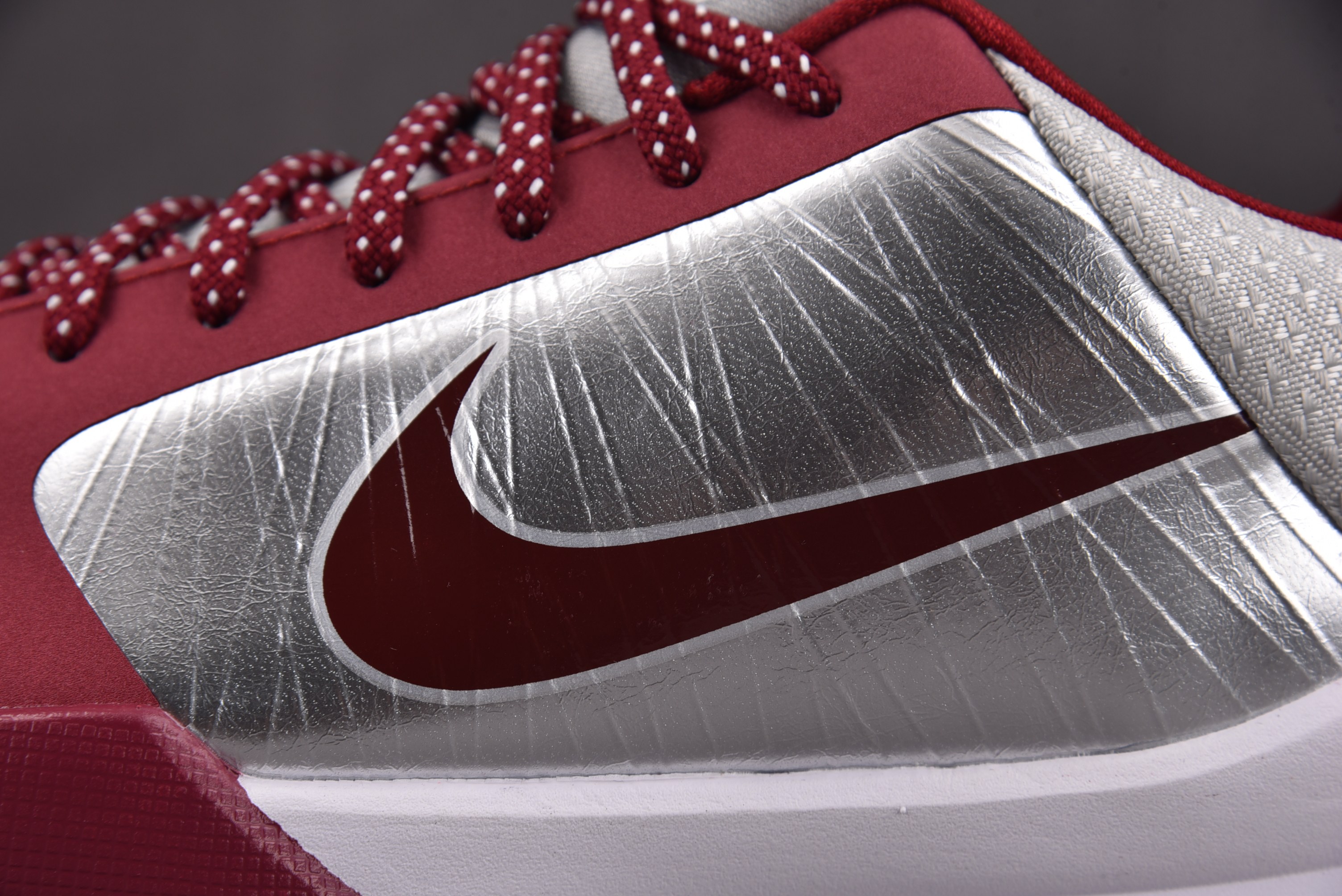 NK Kobe 5 Protro Lower Merion Aces Away 银红 IM0557-00