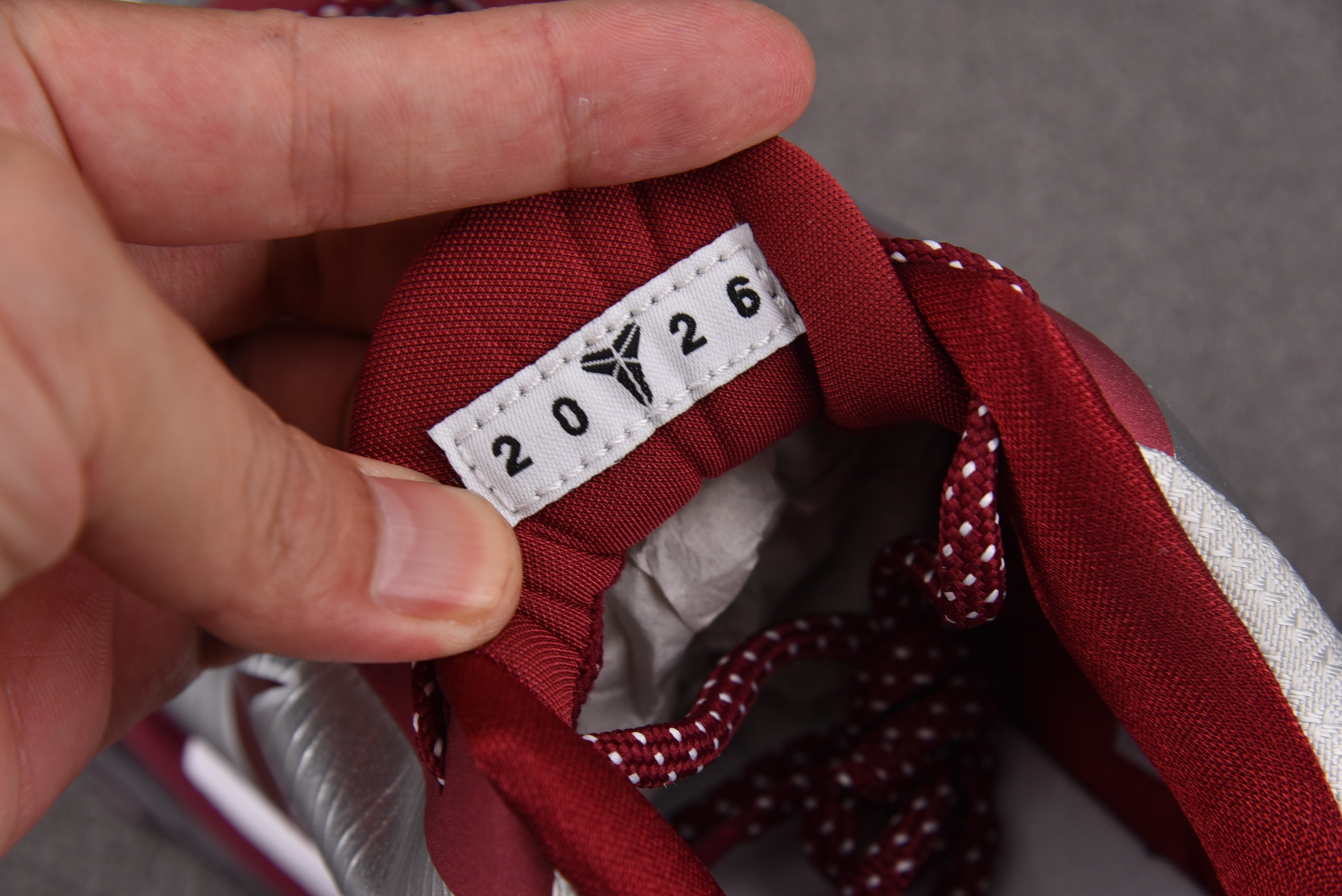 NK Kobe 5 Protro Lower Merion Aces Away 银红 IM0557-00