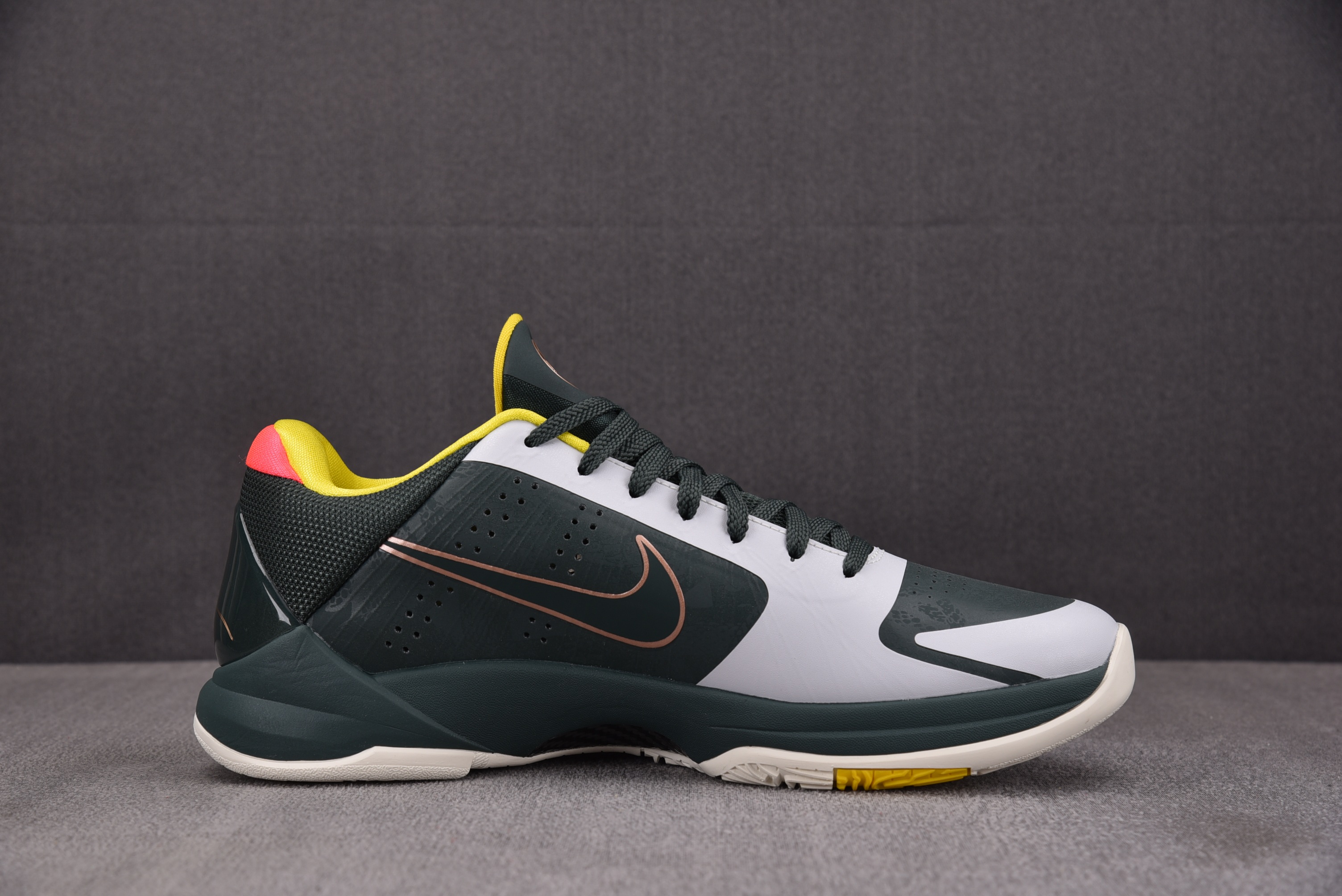 NK Zoom Kobe 5 Protro EYBL 绿白 CD4991-300 YZ012-140-4