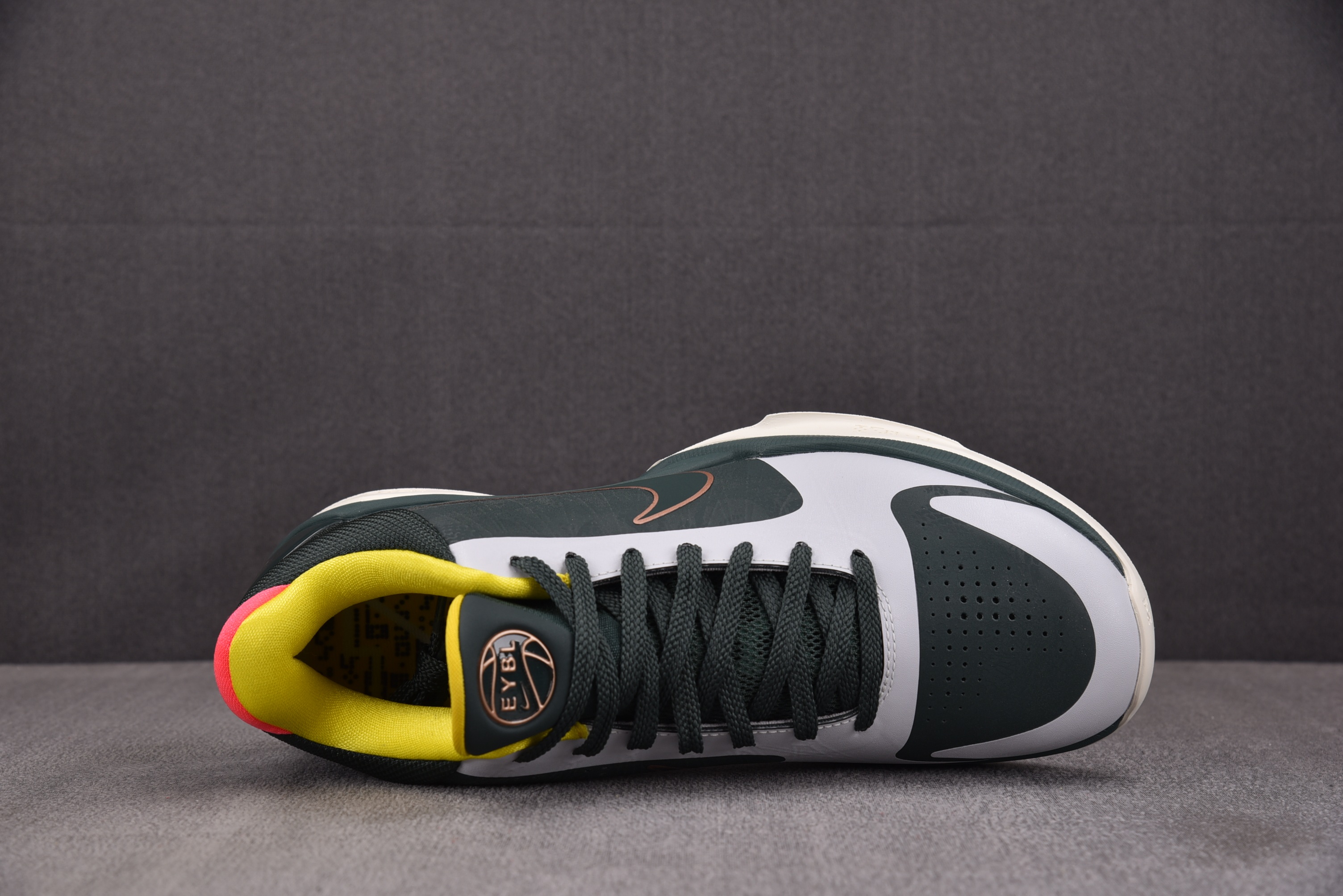 NK Zoom Kobe 5 Protro EYBL 绿白 CD4991-300 YZ012-140-4