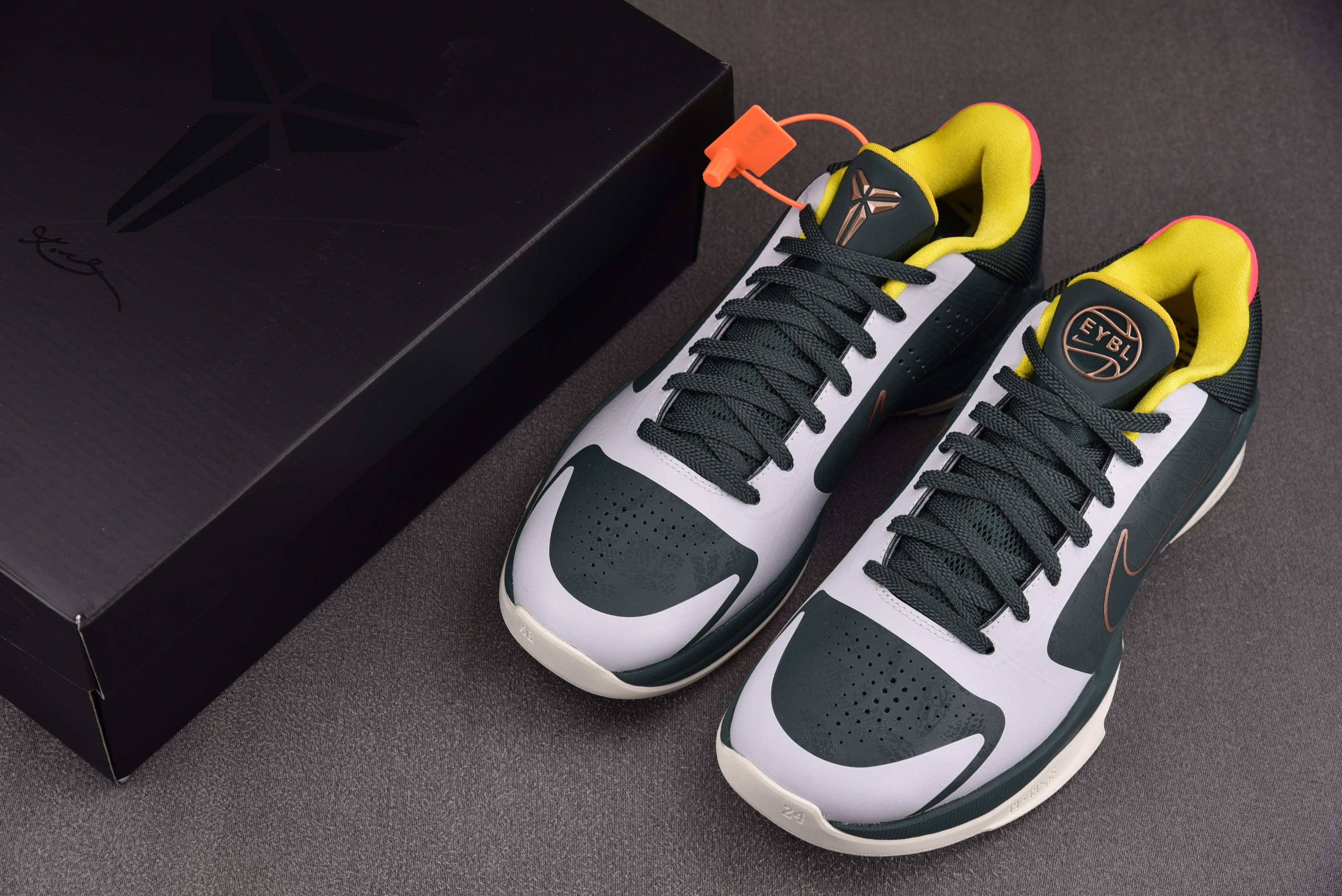 NK Zoom Kobe 5 Protro EYBL 绿白 CD4991-300 YZ012-140-4