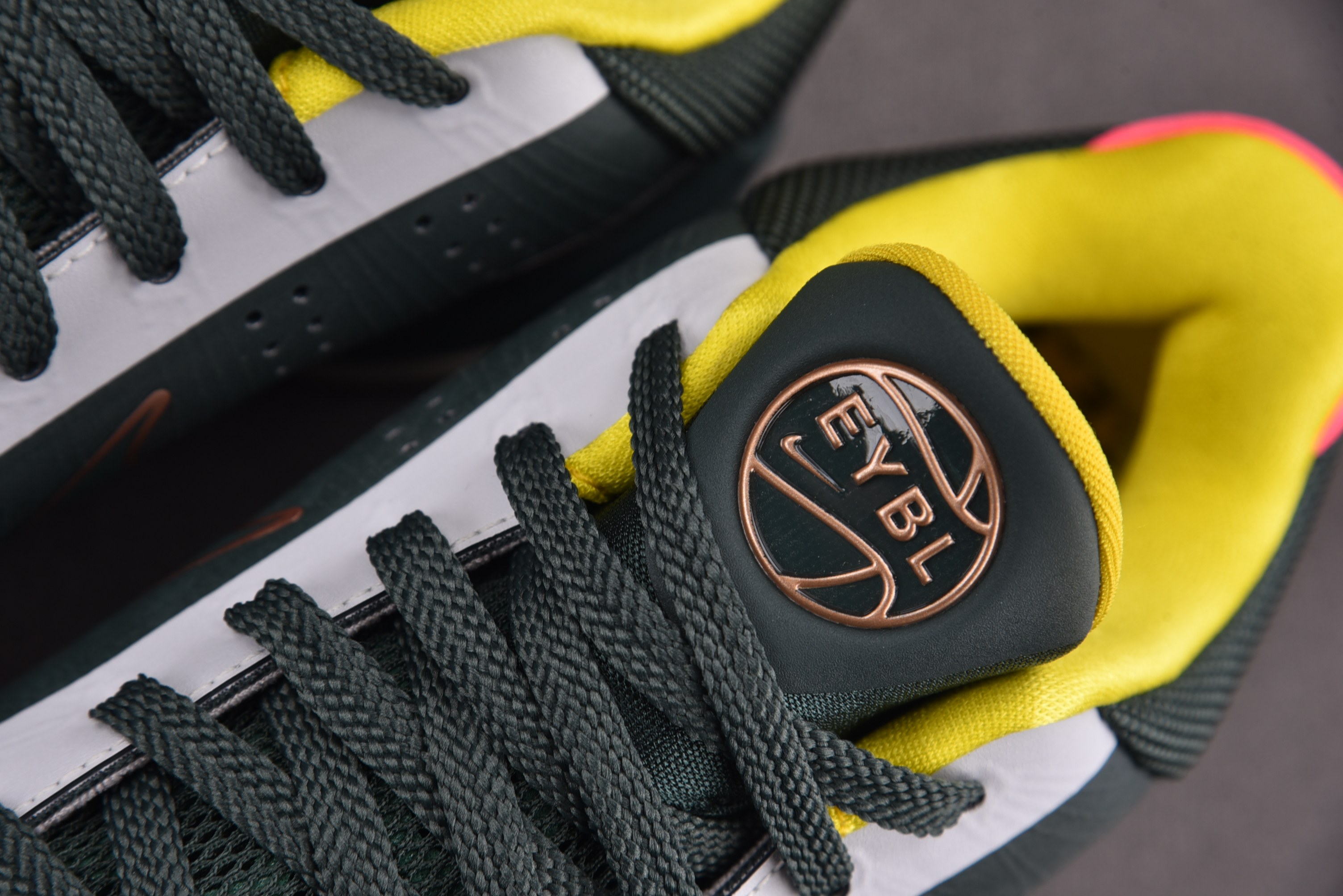 NK Zoom Kobe 5 Protro EYBL 绿白 CD4991-300 YZ012-140-4