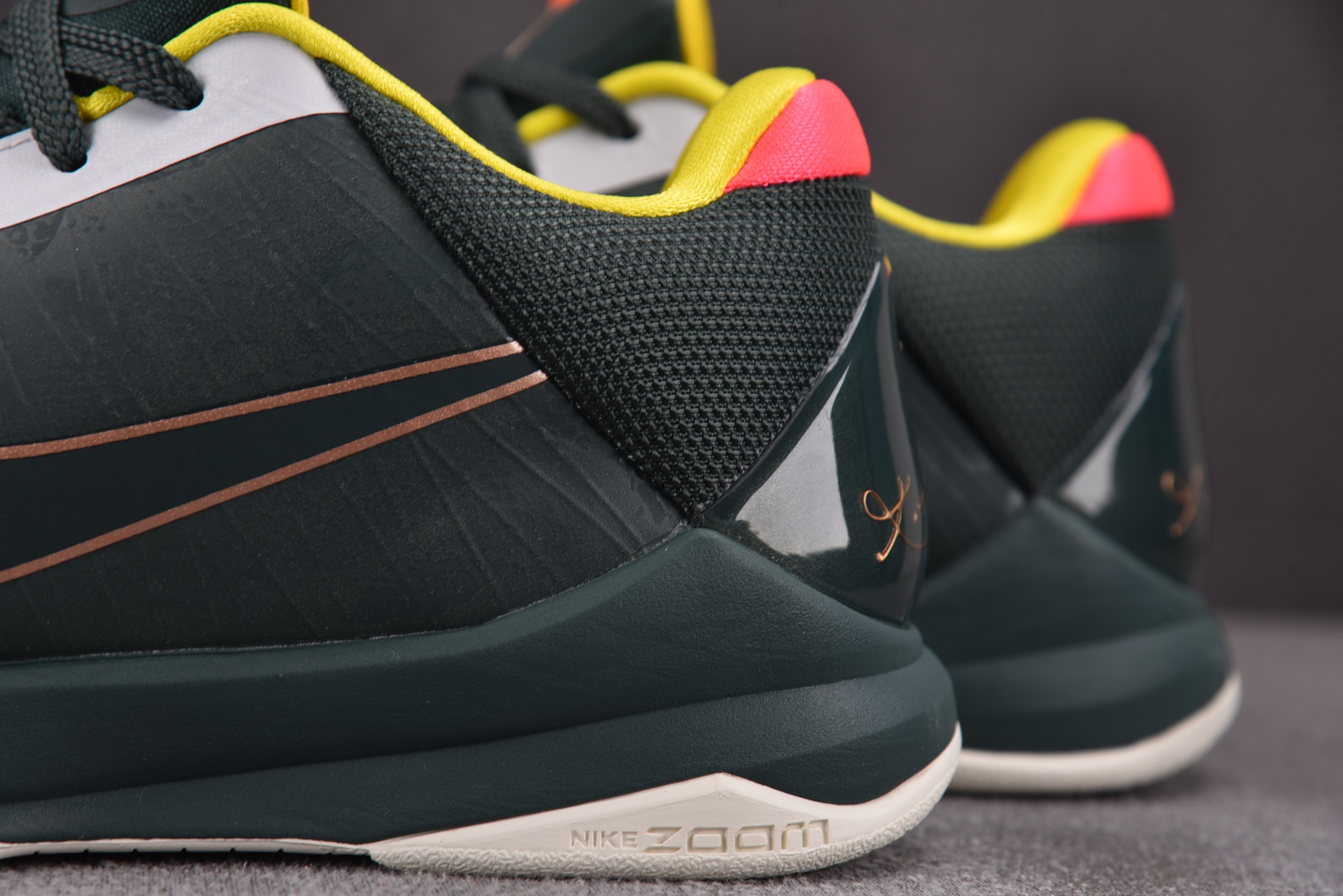 NK Zoom Kobe 5 Protro EYBL 绿白 CD4991-300 YZ012-140-4