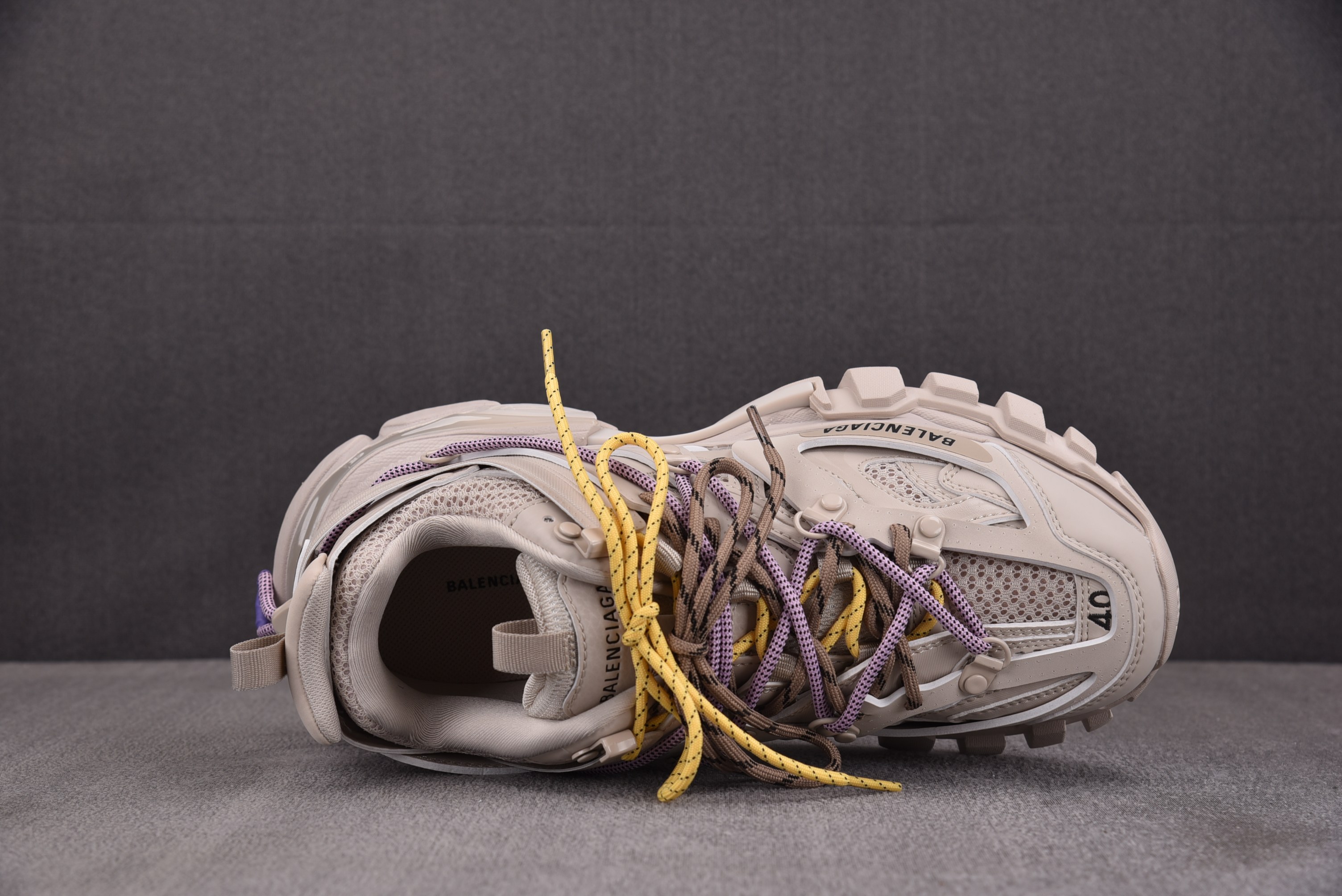 Balenciaga Track Trail Laces 灰褐色 YZ01835-46