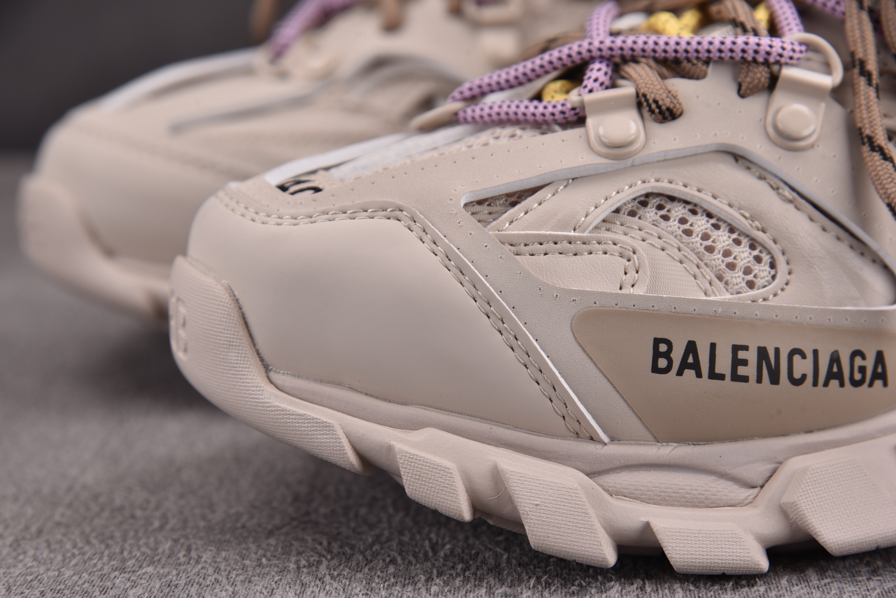 Balenciaga Track Trail Laces 灰褐色 YZ01835-46