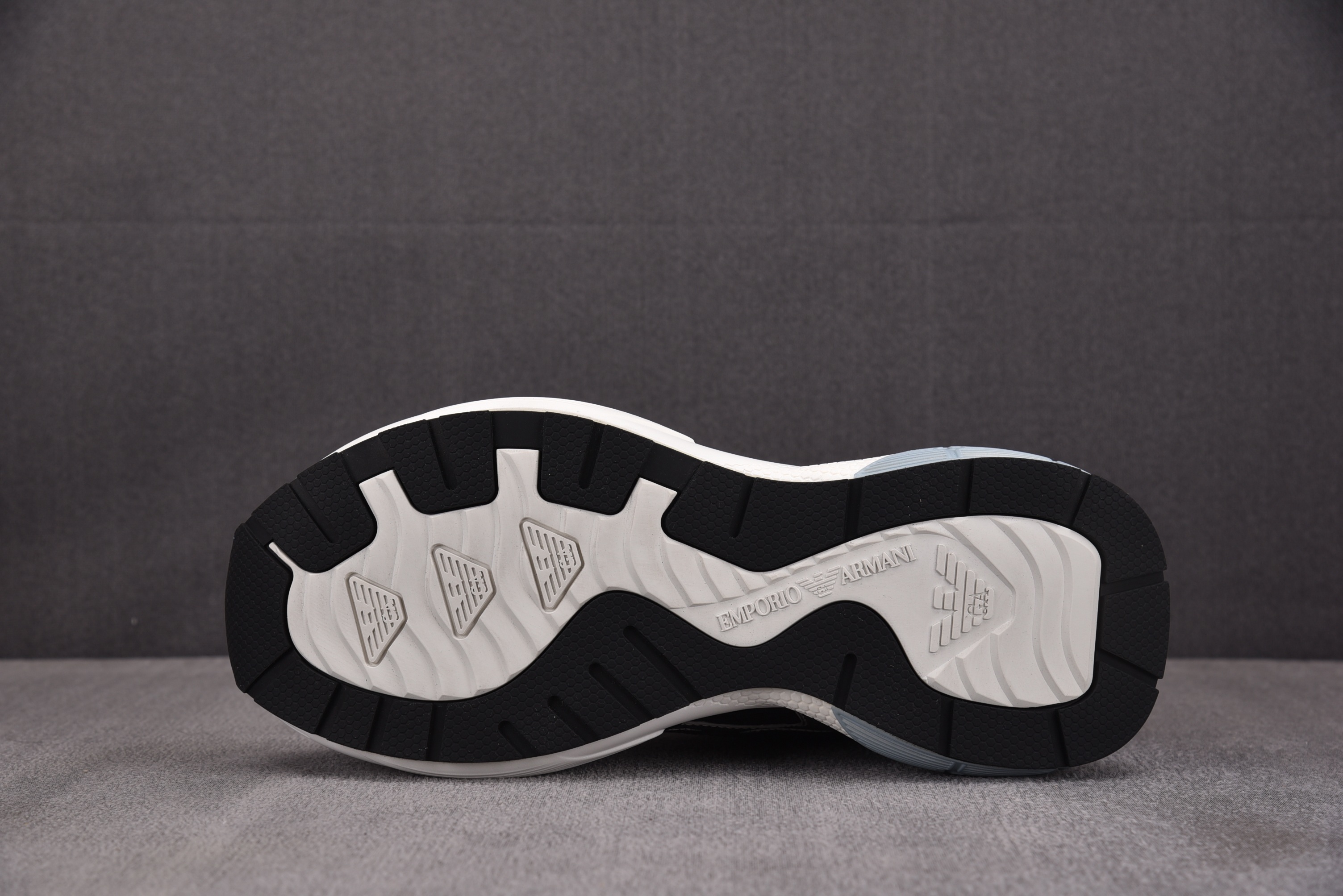 EMPORIO ARMANI 阿玛尼 黑白39-45