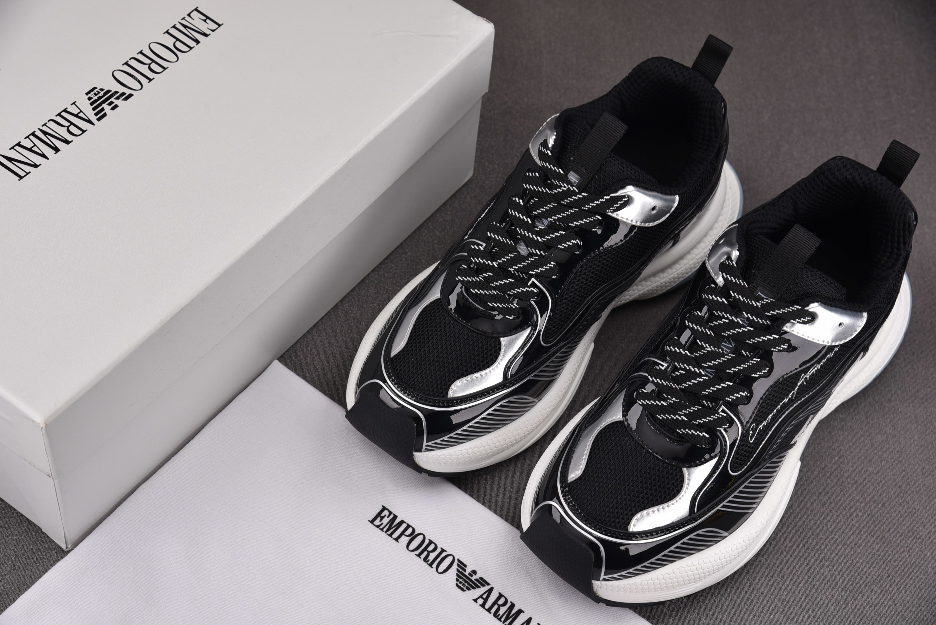 EMPORIO ARMANI 阿玛尼 黑白39-45