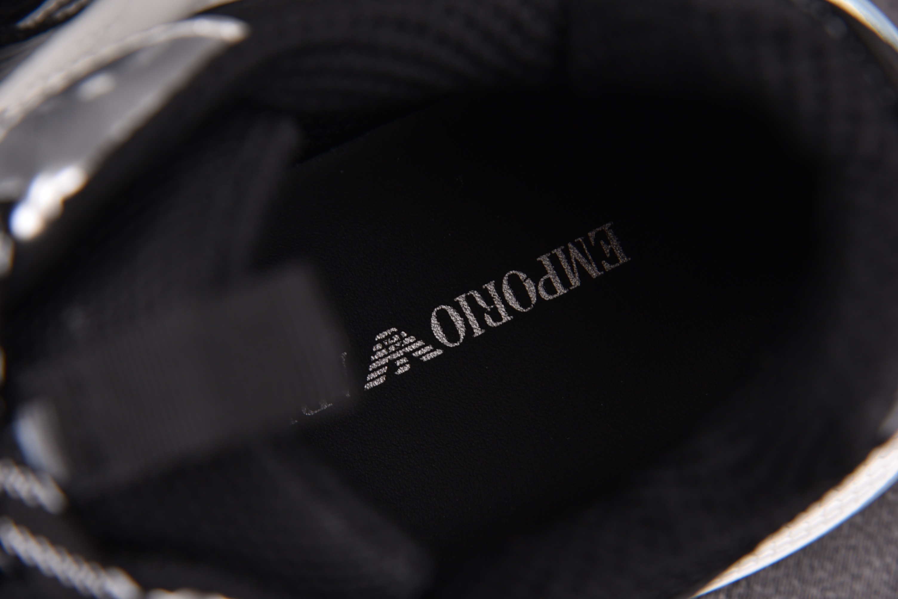 EMPORIO ARMANI 阿玛尼 黑白39-45