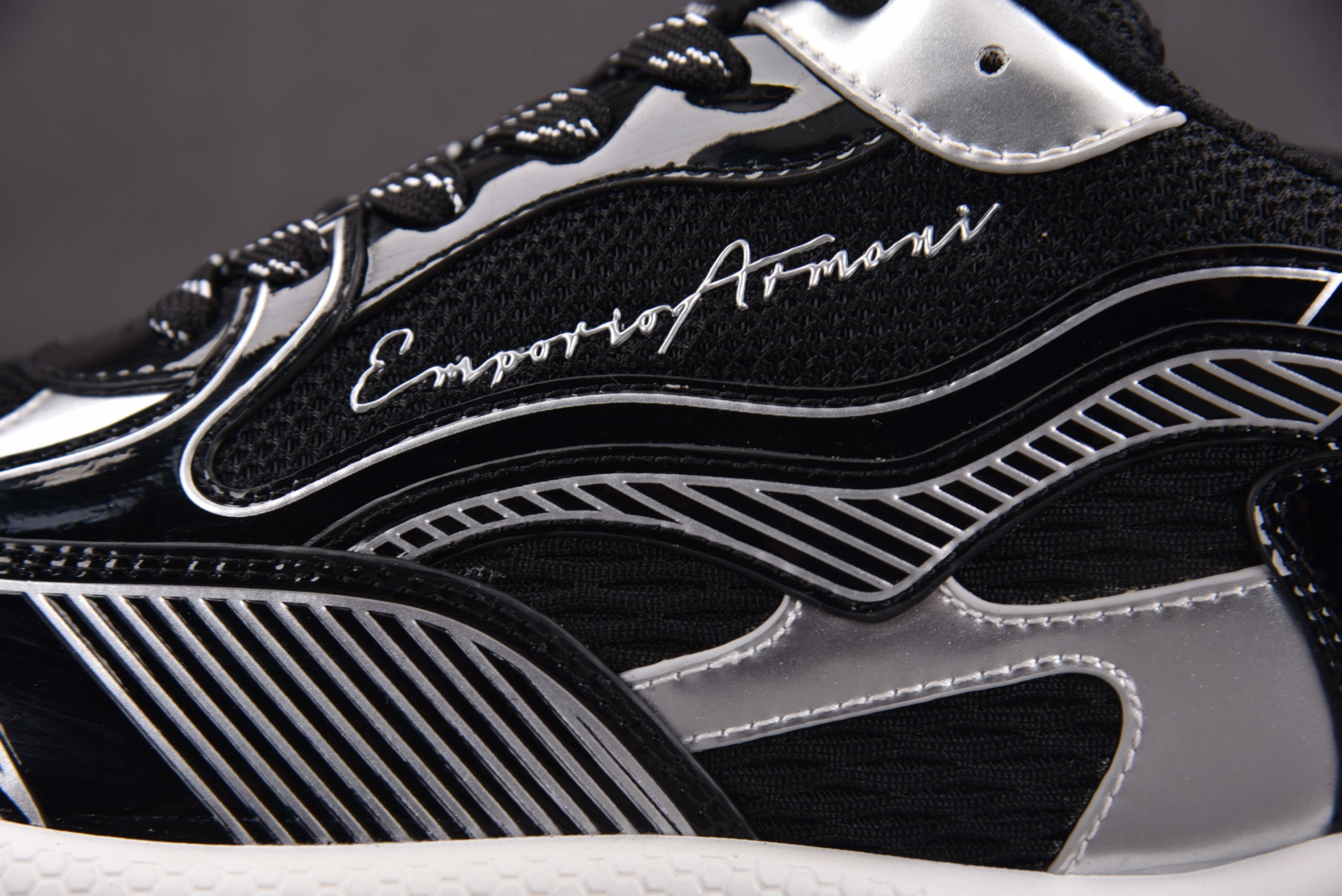 EMPORIO ARMANI 阿玛尼 黑白39-45