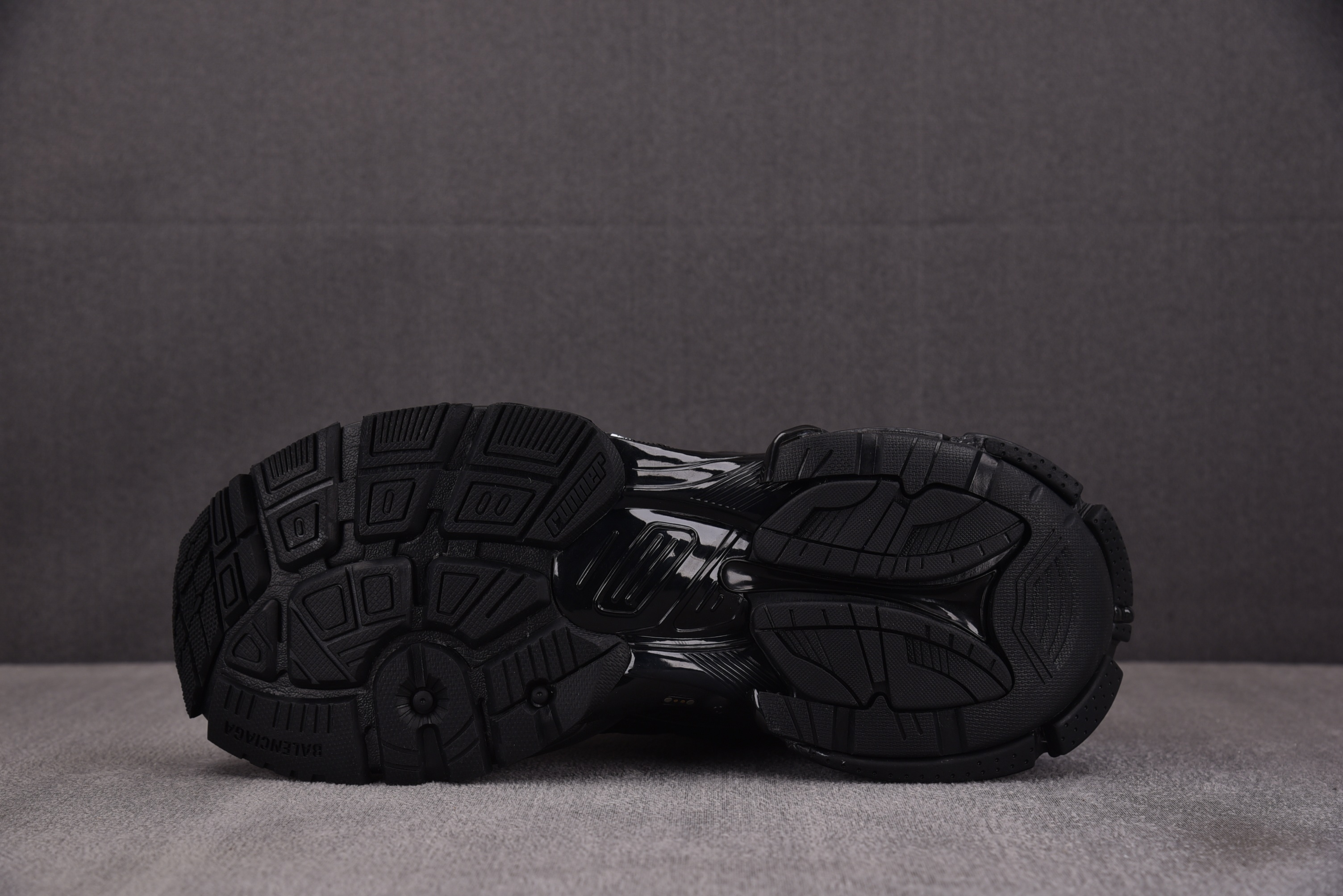 Balenciaga Runner LED 黑色 #YZ018-535-46