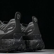 NORDA 001 Anti Slip Wear Resistant 全黑白22#YZ00436 36. NORDA 001 Anti Slip Wear Resistant 全黑白22#YZ00436 36.