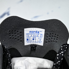 NORDA 001 Anti Slip Wear Resistant 全黑白22#YZ00436 36. NORDA 001 Anti Slip Wear Resistant 全黑白22#YZ00436 36.