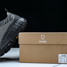 NORDA 001 Anti Slip Wear Resistant 全黑白22#YZ00436 36. NORDA 001 Anti Slip Wear Resistant 全黑白22#YZ00436 36.