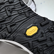NORDA 001 Anti Slip Wear Resistant 灰白#YZ00436 36.5 3 NORDA 001 Anti Slip Wear Resistant 灰白#YZ00436 36.5 3