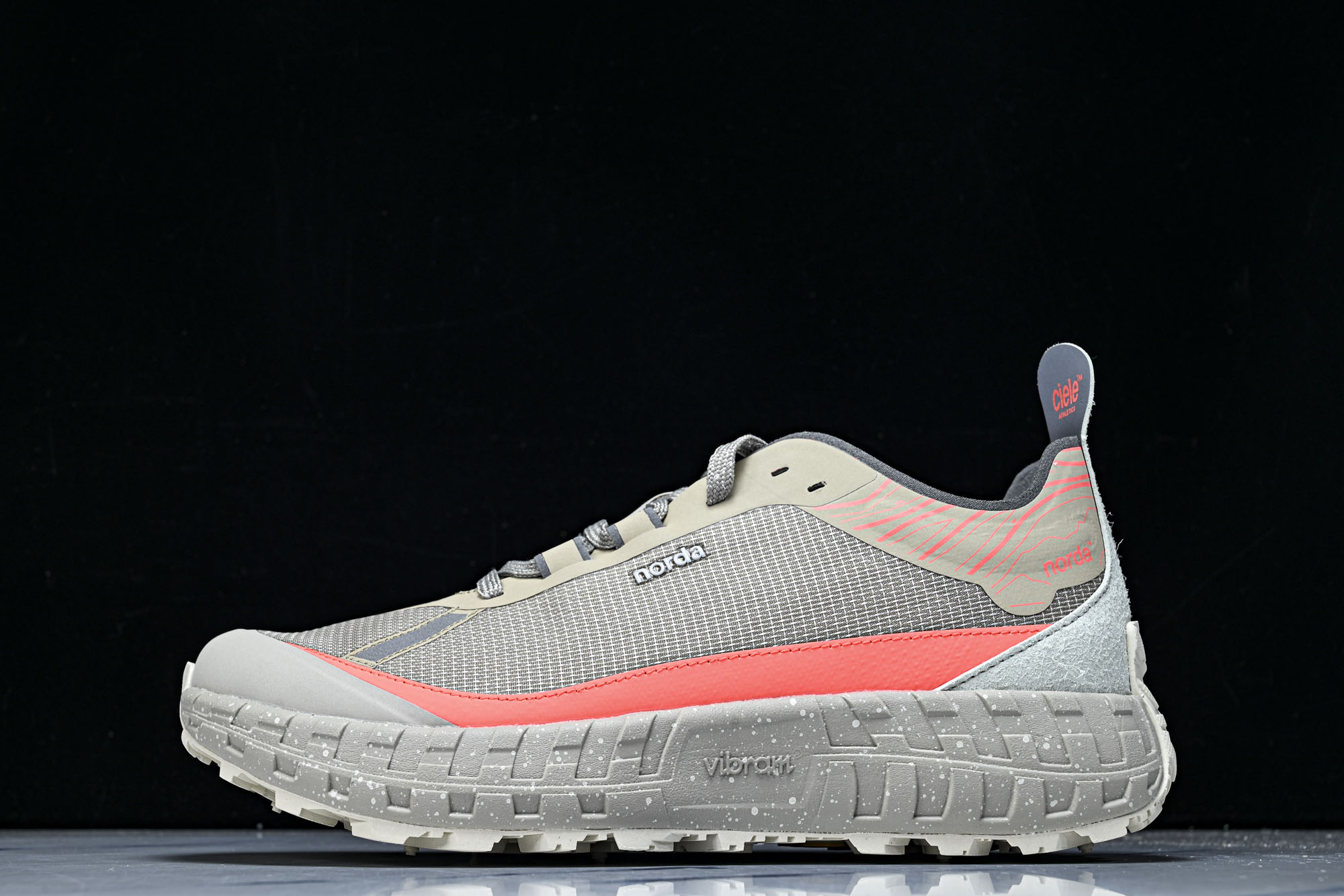 NORDA 001 Anti Slip Wear Resistant 灰红#YZ00436 36.5 3