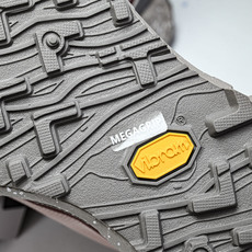 NORDA 001 Anti Slip Wear Resistant 粉灰#YZ00436 36.5 3 NORDA 001 Anti Slip Wear Resistant 粉灰#YZ00436 36.5 3