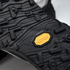 NORDA 001 Anti Slip Wear Resistant 黑白灰#YZ00436 36.5 NORDA 001 Anti Slip Wear Resistant 黑白灰#YZ00436 36.5