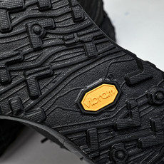 NORDA 001 Anti Slip Wear Resistant 黑色#YZ00436 36.5 3 NORDA 001 Anti Slip Wear Resistant 黑色#YZ00436 36.5 3