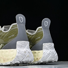 Ray Zahab x NORDA 001 黑绿#YZ00436 36.5 37.5 38 38.5 3 Ray Zahab x NORDA 001 黑绿#YZ00436 36.5 37.5 38 38.5 3