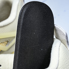 Air Jordan 4 Retro AJ4 米橙 HV0823-101 YZ03936 36.5 37 Air Jordan 4 Retro AJ4 米橙 HV0823-101 YZ03936 36.5 37