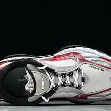 Balenciaga Triple S 2 官方同步 巴黎世家 二十四代潮流跑鞋WTRS2 1169 Y Balenciaga Triple S 2 官方同步 巴黎世家 二十四代潮流跑鞋WTRS2 1169 Y
