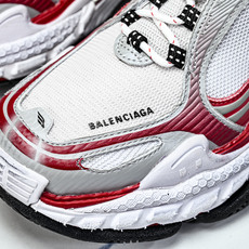 Balenciaga Triple S 2 官方同步 巴黎世家 二十四代潮流跑鞋WTRS2 1169 Y Balenciaga Triple S 2 官方同步 巴黎世家 二十四代潮流跑鞋WTRS2 1169 Y
