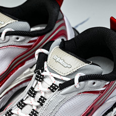 Balenciaga Triple S 2 官方同步 巴黎世家 二十四代潮流跑鞋WTRS2 1169 Y Balenciaga Triple S 2 官方同步 巴黎世家 二十四代潮流跑鞋WTRS2 1169 Y