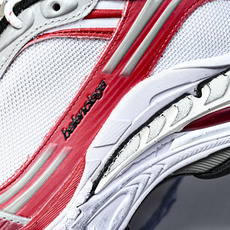 Balenciaga Triple S 2 官方同步 巴黎世家 二十四代潮流跑鞋WTRS2 1169 Y Balenciaga Triple S 2 官方同步 巴黎世家 二十四代潮流跑鞋WTRS2 1169 Y