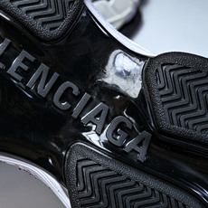 Balenciaga Triple S 2 官方同步 巴黎世家 二十四代潮流跑鞋WTRS2 1169 Y Balenciaga Triple S 2 官方同步 巴黎世家 二十四代潮流跑鞋WTRS2 1169 Y