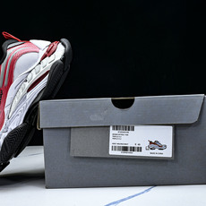 Balenciaga Triple S 2 官方同步 巴黎世家 二十四代潮流跑鞋WTRS2 1169 Y Balenciaga Triple S 2 官方同步 巴黎世家 二十四代潮流跑鞋WTRS2 1169 Y
