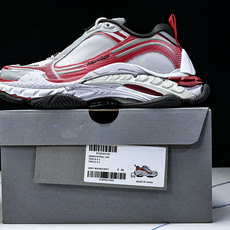 Balenciaga Triple S 2 官方同步 巴黎世家 二十四代潮流跑鞋WTRS2 1169 Y Balenciaga Triple S 2 官方同步 巴黎世家 二十四代潮流跑鞋WTRS2 1169 Y