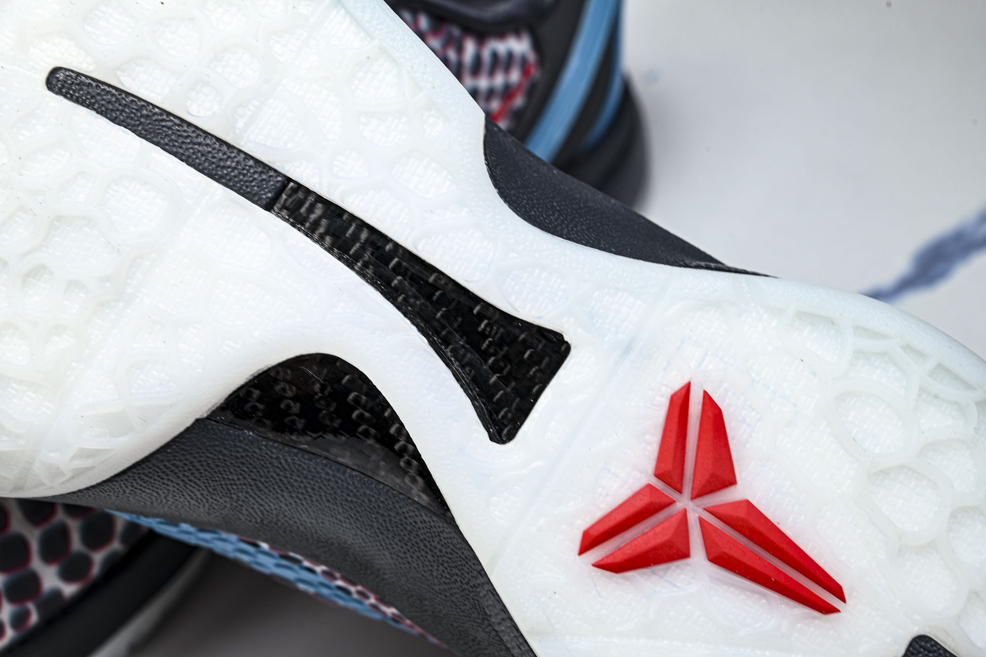 NK KOBE 5 V PROTRO CC PE 科比5低帮实战篮球鞋IQ3902-002 YZH124