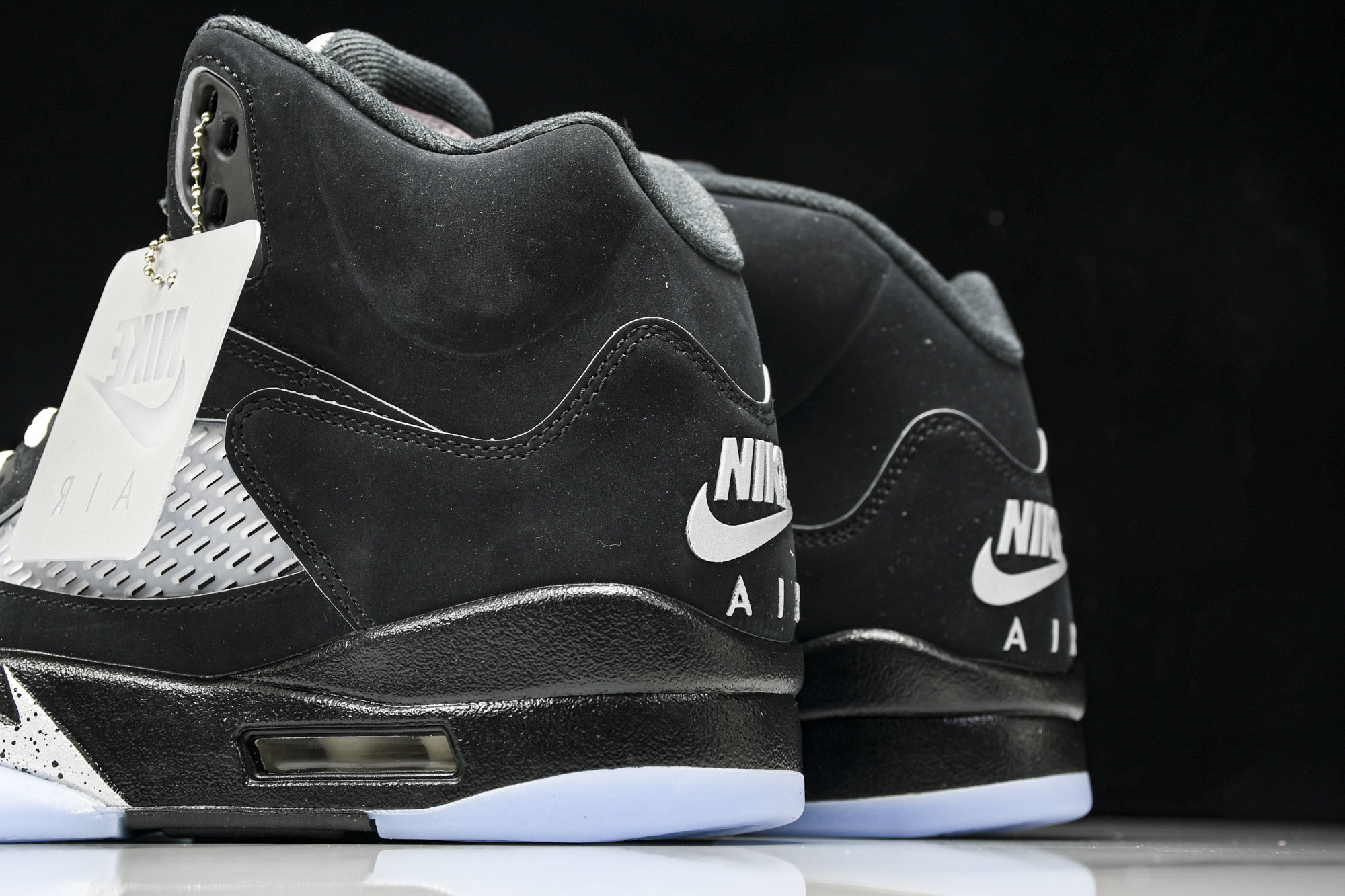 Air Jordan 5 “Black Metallic Reimagined”复刻黑银色 HF3975