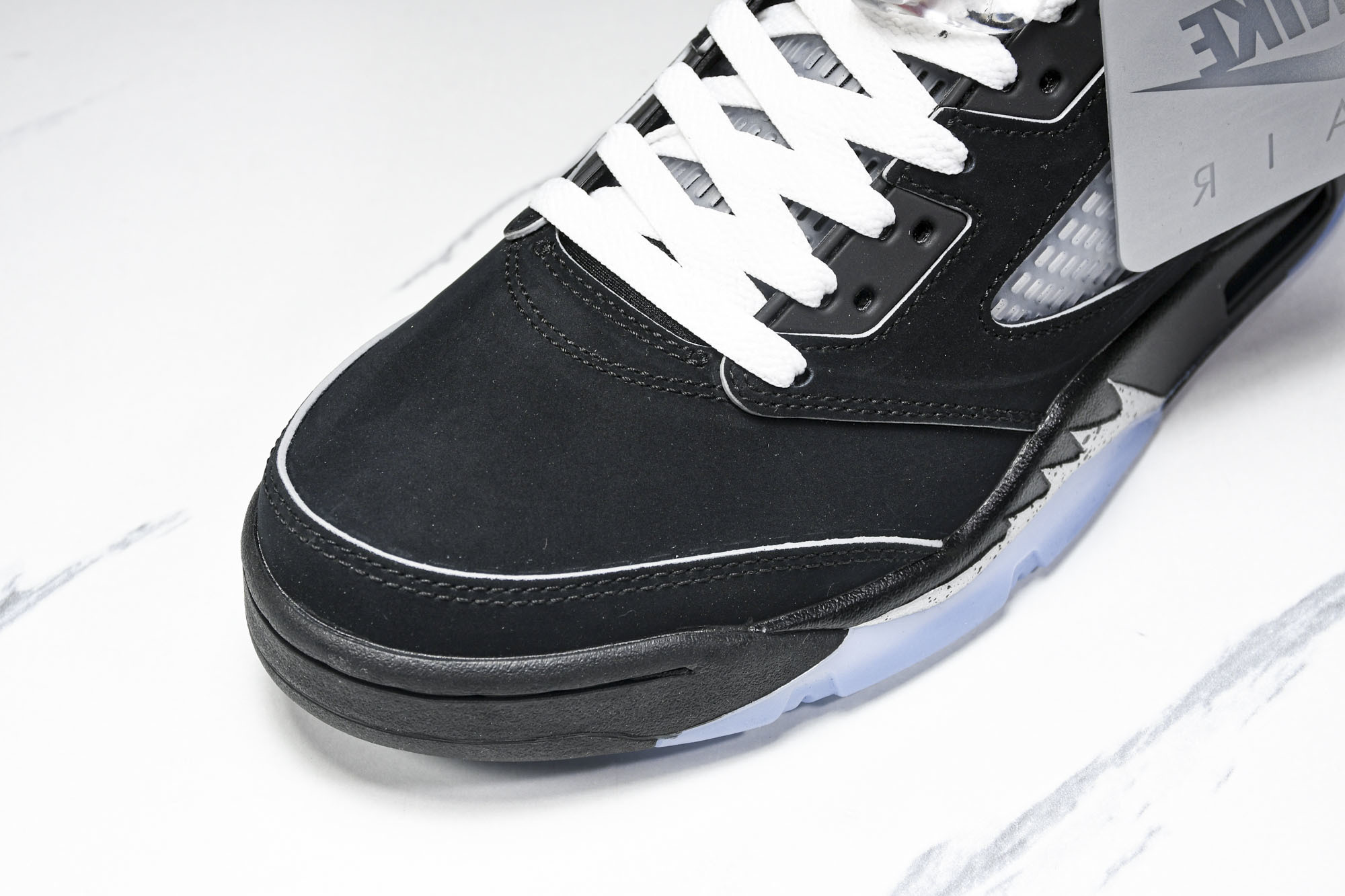 Air Jordan 5 “Black Metallic Reimagined”复刻黑银色 HF3975