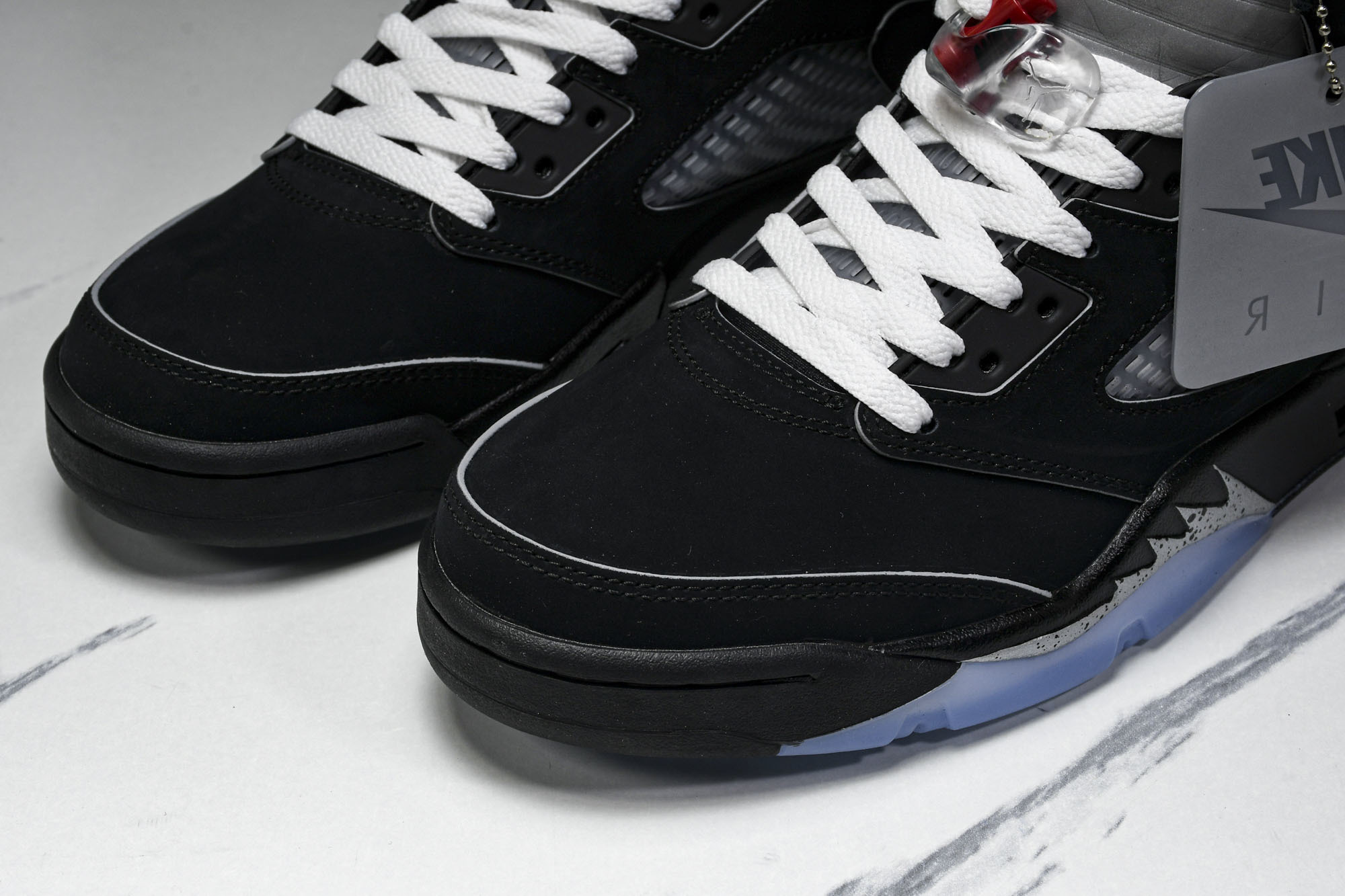 Air Jordan 5 “Black Metallic Reimagined”复刻黑银色 HF3975