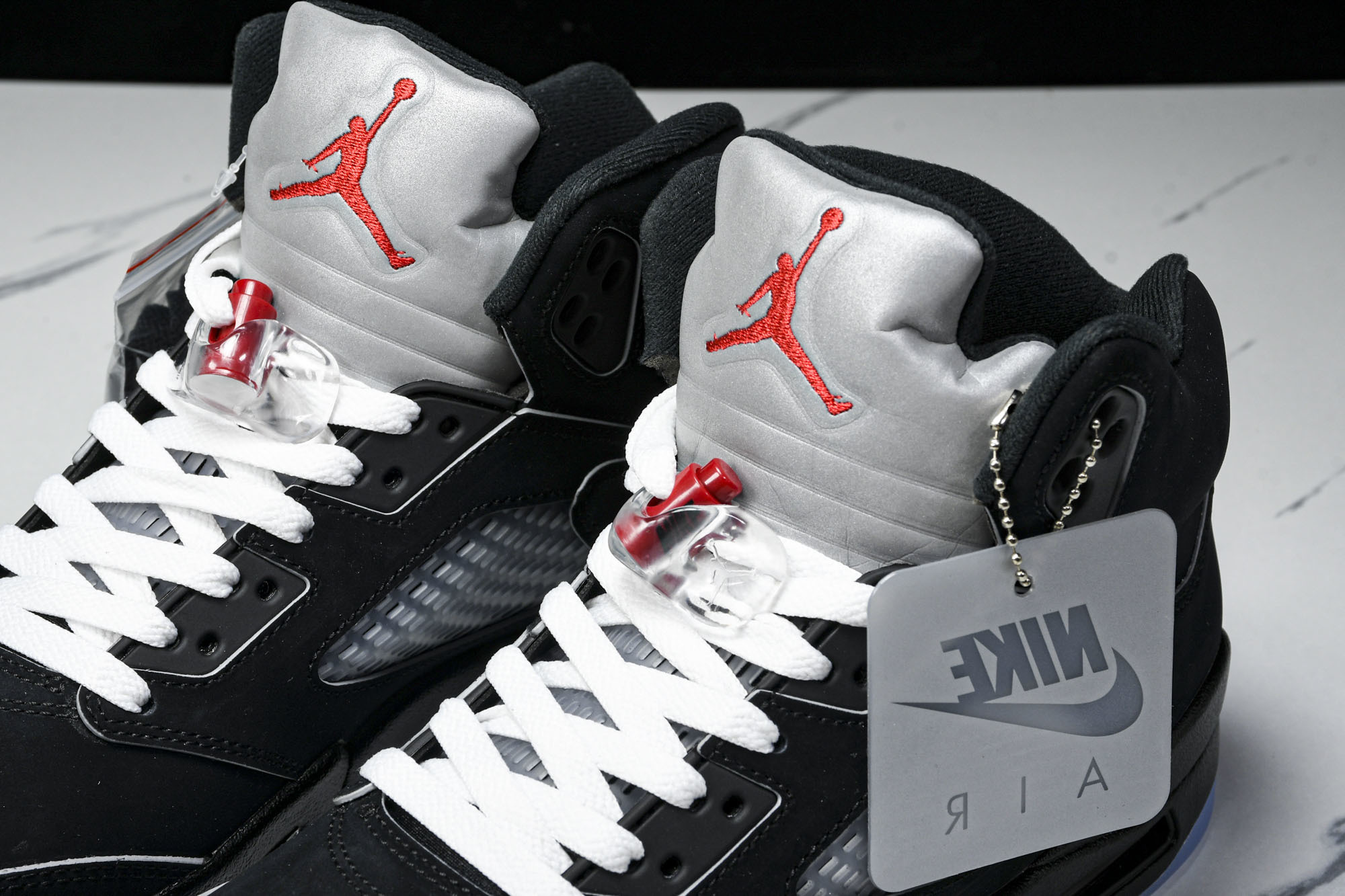 Air Jordan 5 “Black Metallic Reimagined”复刻黑银色 HF3975