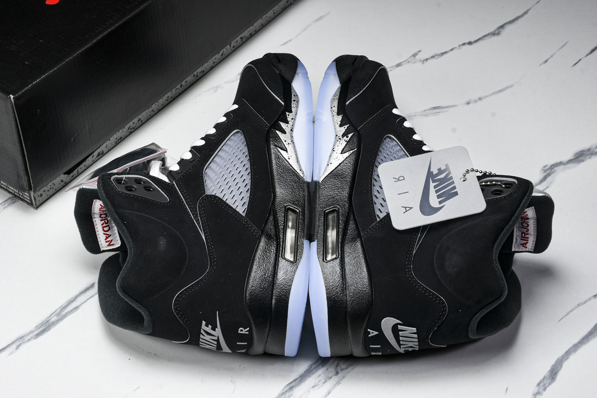 Air Jordan 5 “Black Metallic Reimagined”复刻黑银色 HF3975