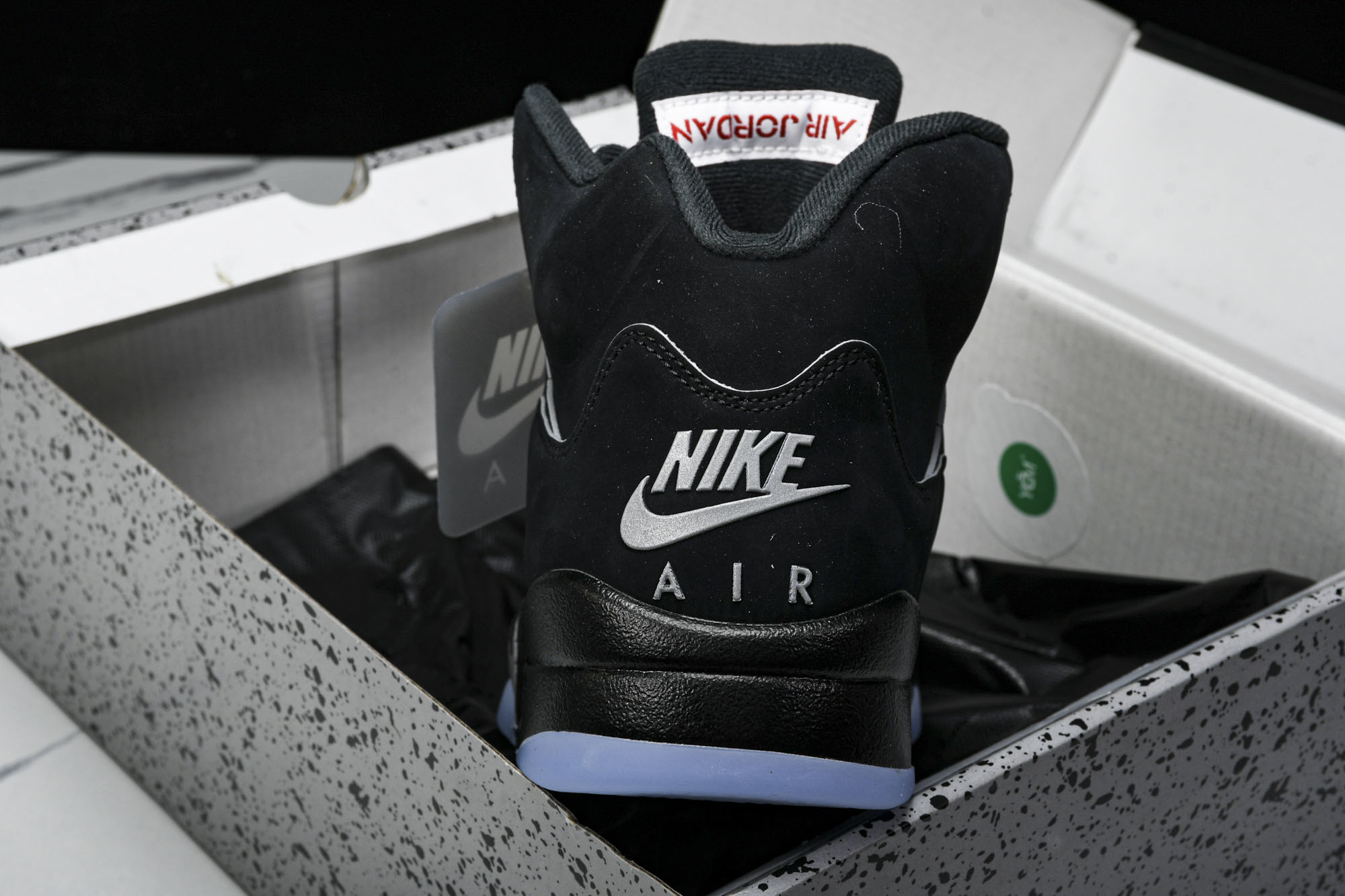 Air Jordan 5 “Black Metallic Reimagined”复刻黑银色 HF3975